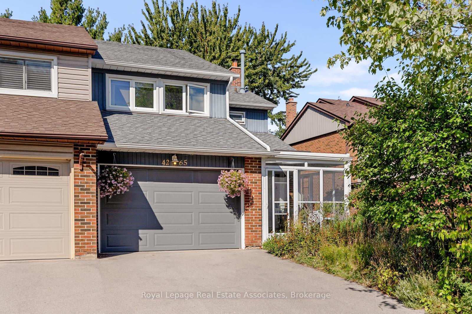 Photo 1 of 4265 Thom Gardens, Mississauga, Erin Mills — HOMEH