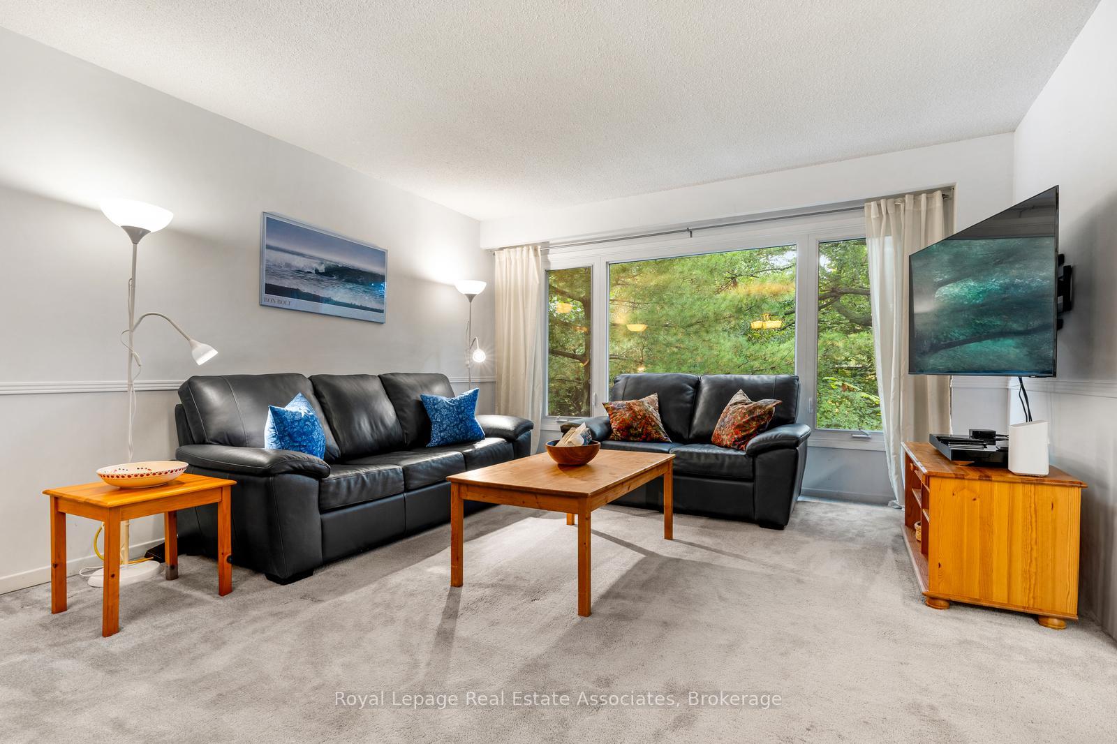 Photo 7 of 4265 Thom Gardens, Mississauga, Erin Mills — HOMEH