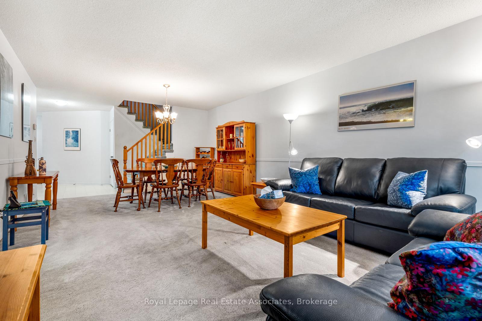 Photo 9 of 4265 Thom Gardens, Mississauga, Erin Mills — HOMEH