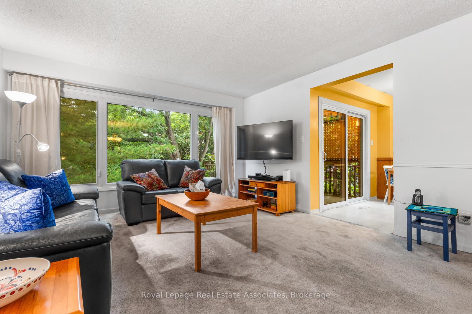 Photo 11 of 4265 Thom Gardens, Mississauga, Erin Mills — HOMEH