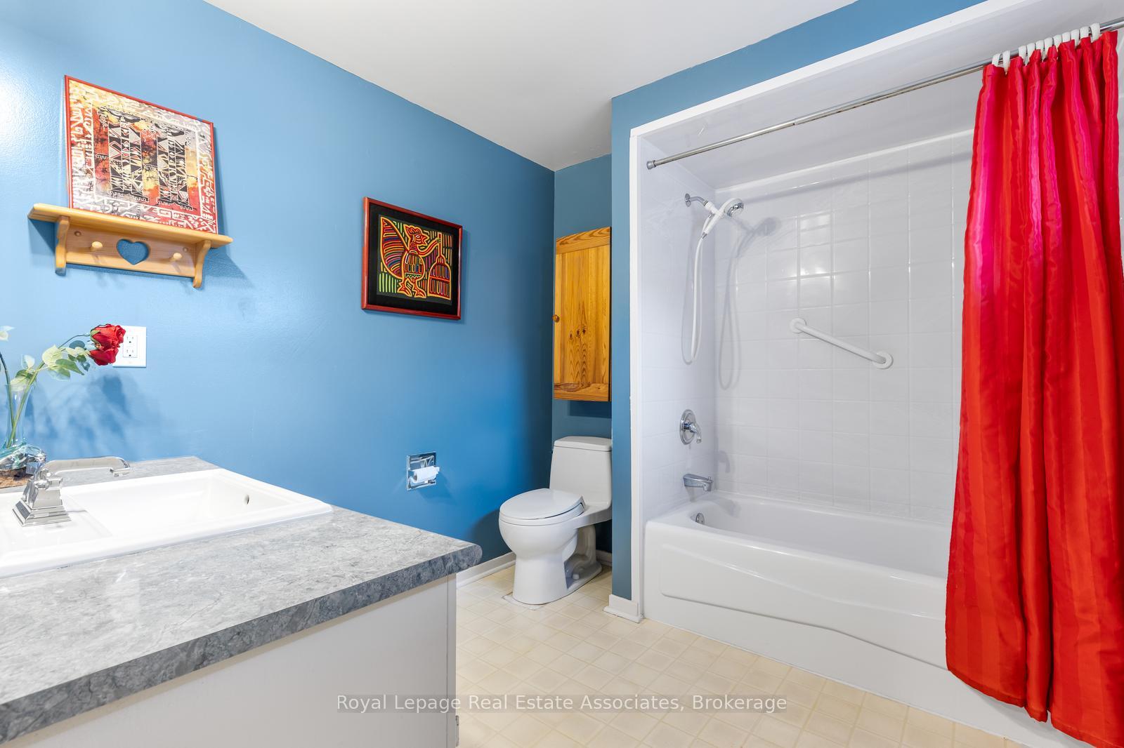 Photo 21 of 4265 Thom Gardens, Mississauga, Erin Mills — HOMEH