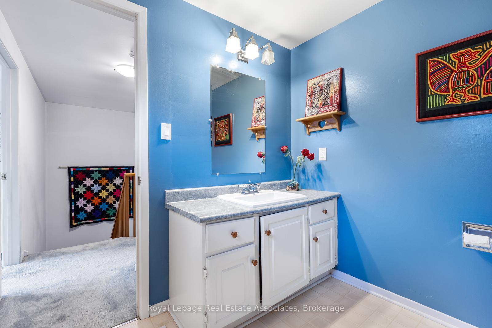 Photo 22 of 4265 Thom Gardens, Mississauga, Erin Mills — HOMEH