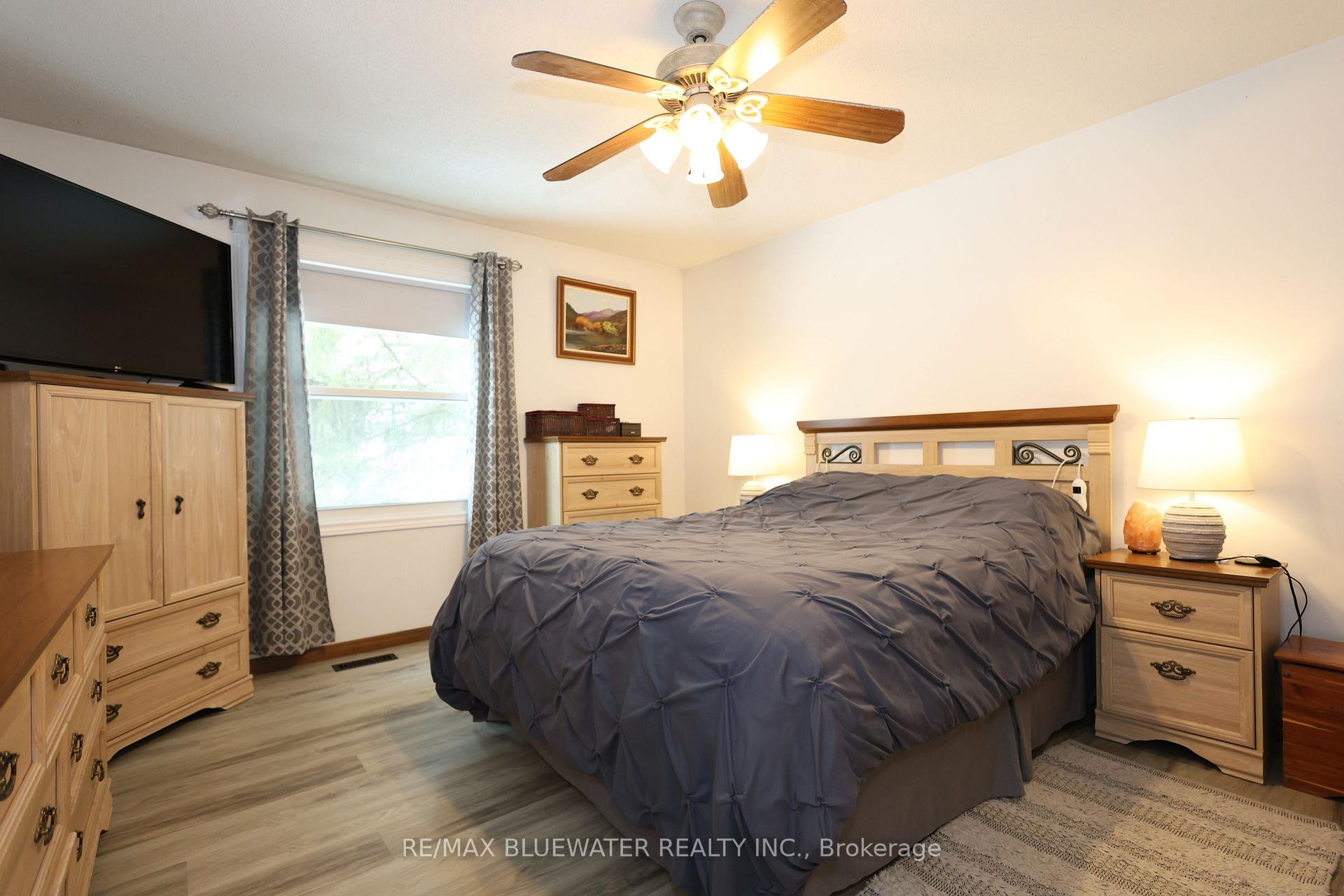 Photo 15 of 258 Victoria Street, North Middlesex, Parkhill — HOMEH