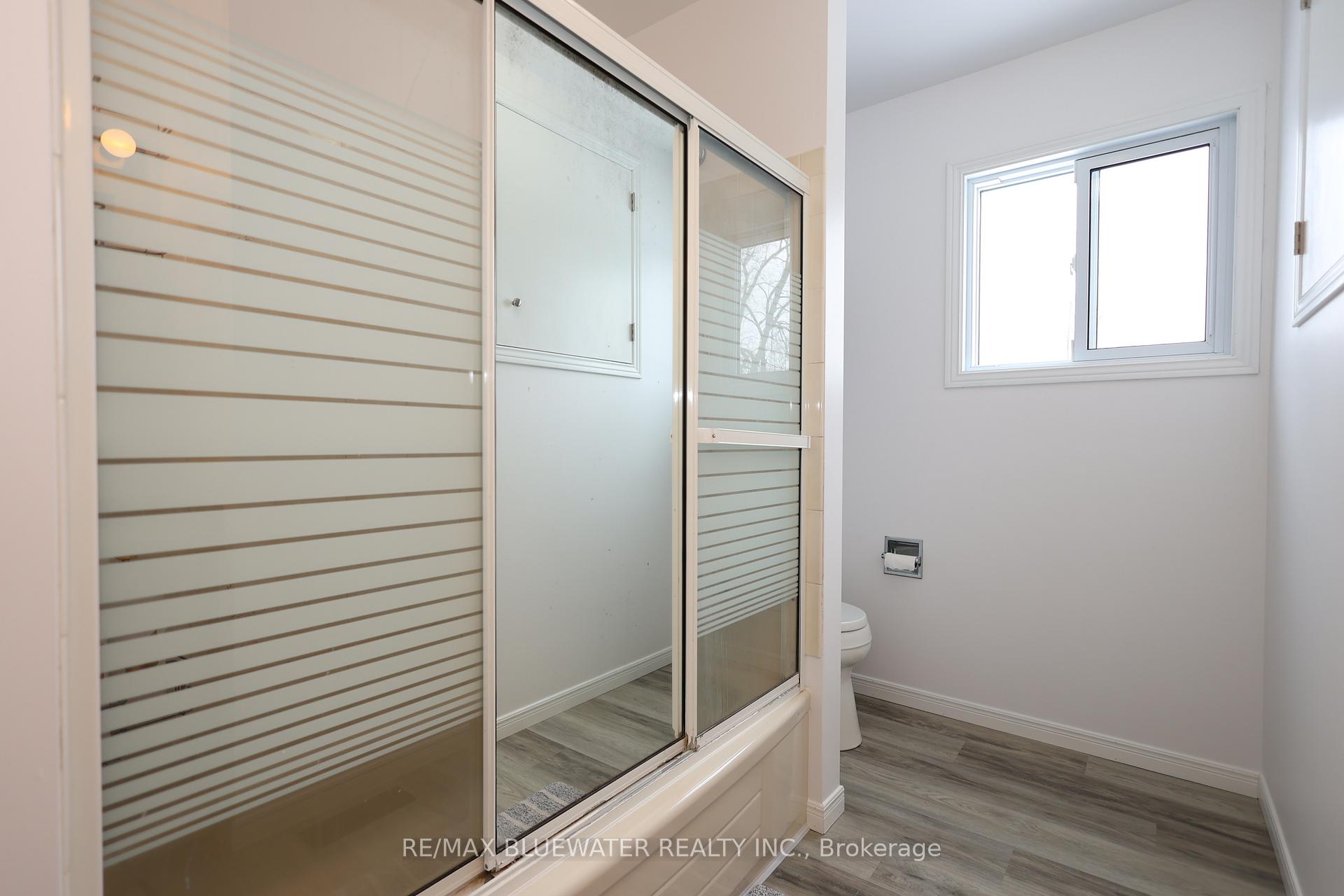 Photo 22 of 258 Victoria Street, North Middlesex, Parkhill — HOMEH