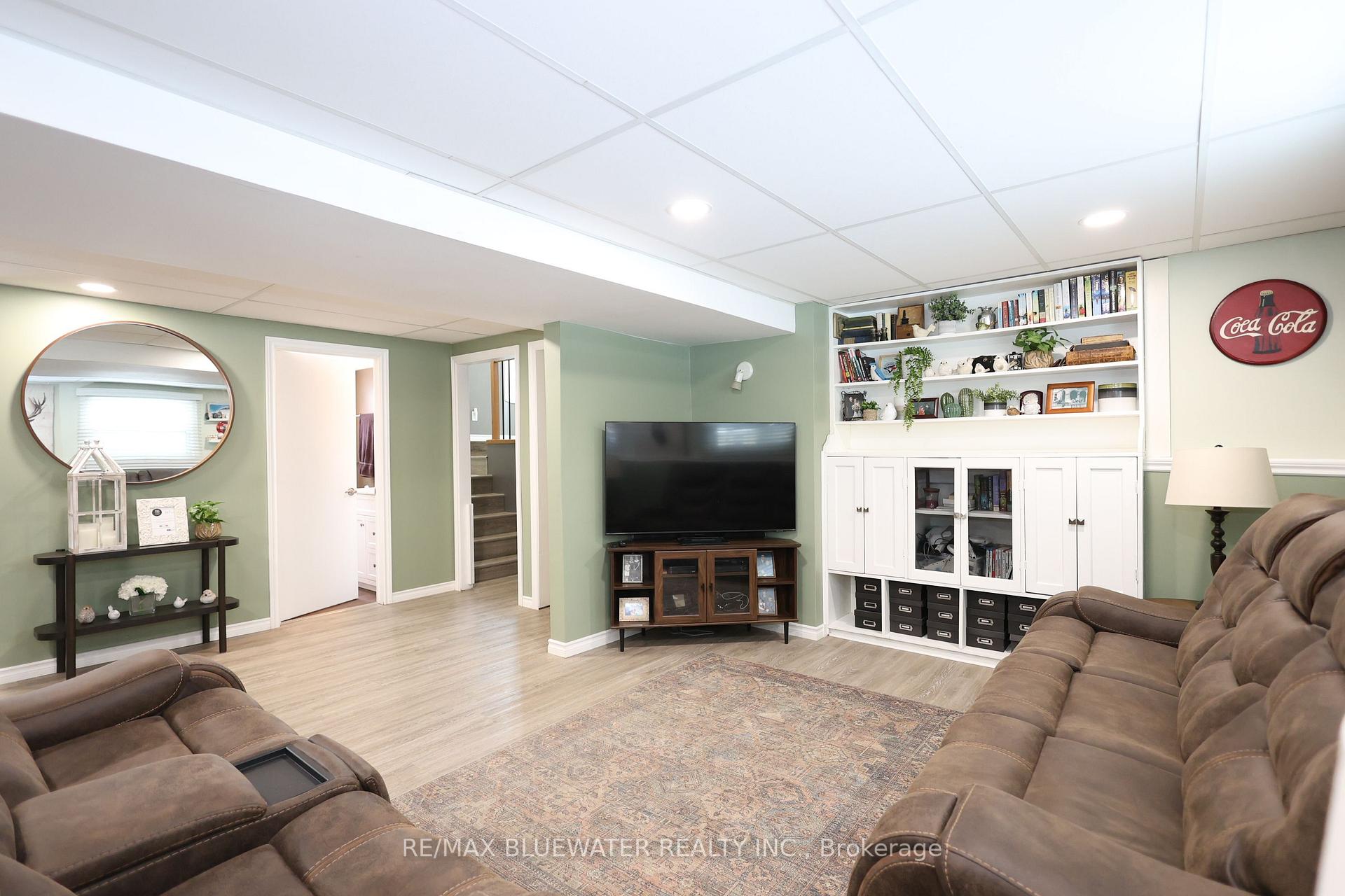 Photo 25 of 258 Victoria Street, North Middlesex, Parkhill — HOMEH