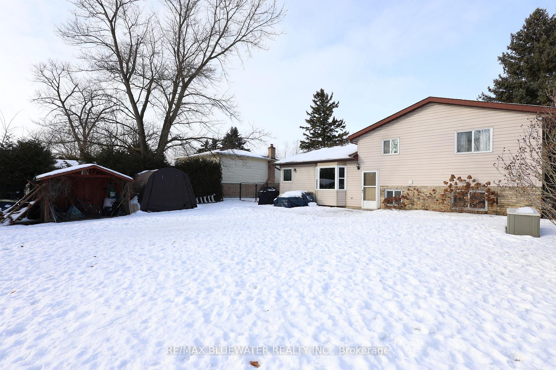Photo 34 of 258 Victoria Street, North Middlesex, Parkhill — HOMEH