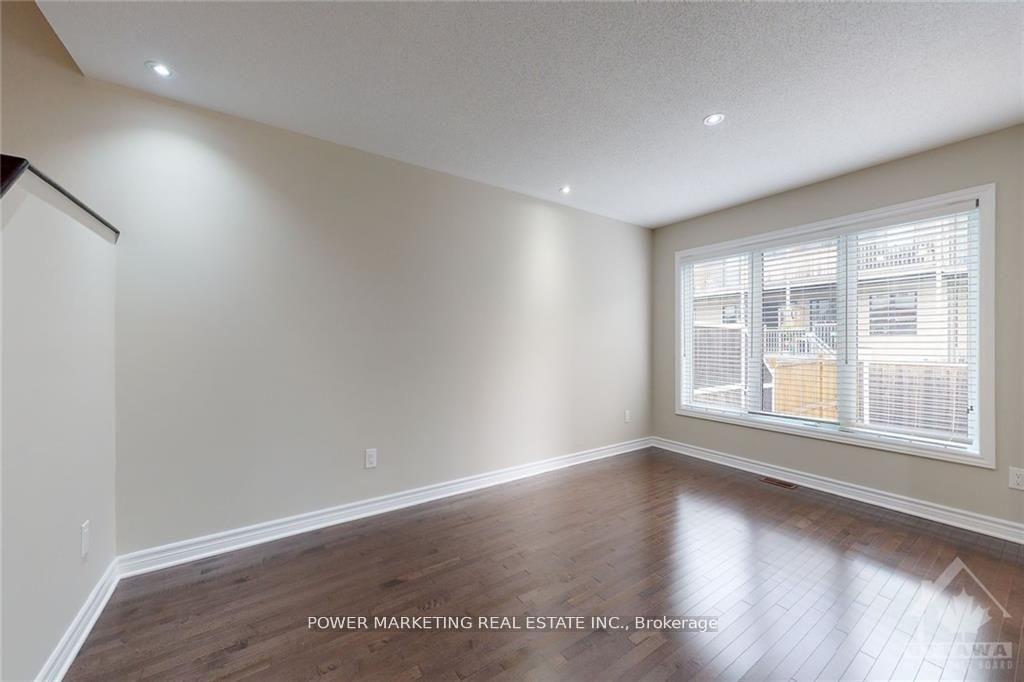 Photo 5 of 154 Lerta Way, Ottawa, Avalon West — HOMEH