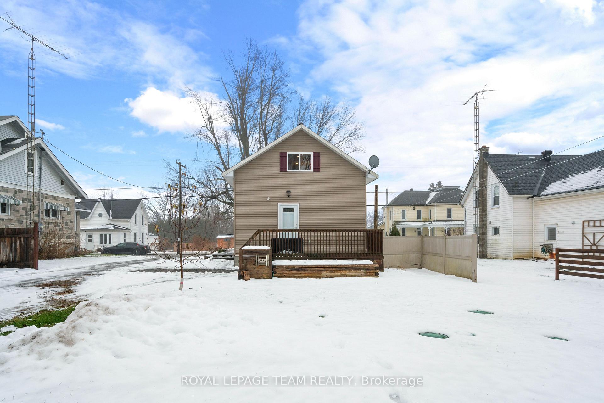 Photo 4 of 10631 Main Street, North Dundas, North Dundas (Mountain) Twp — HOMEH