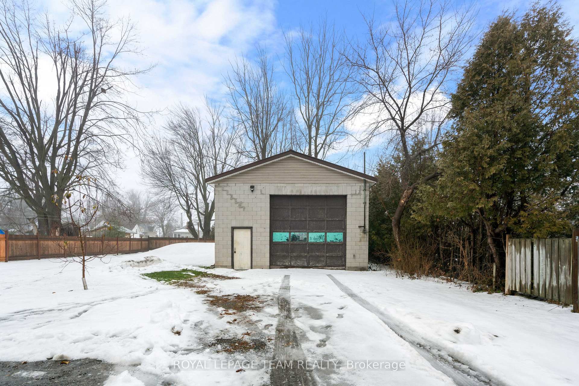 Photo 8 of 10631 Main Street, North Dundas, North Dundas (Mountain) Twp — HOMEH