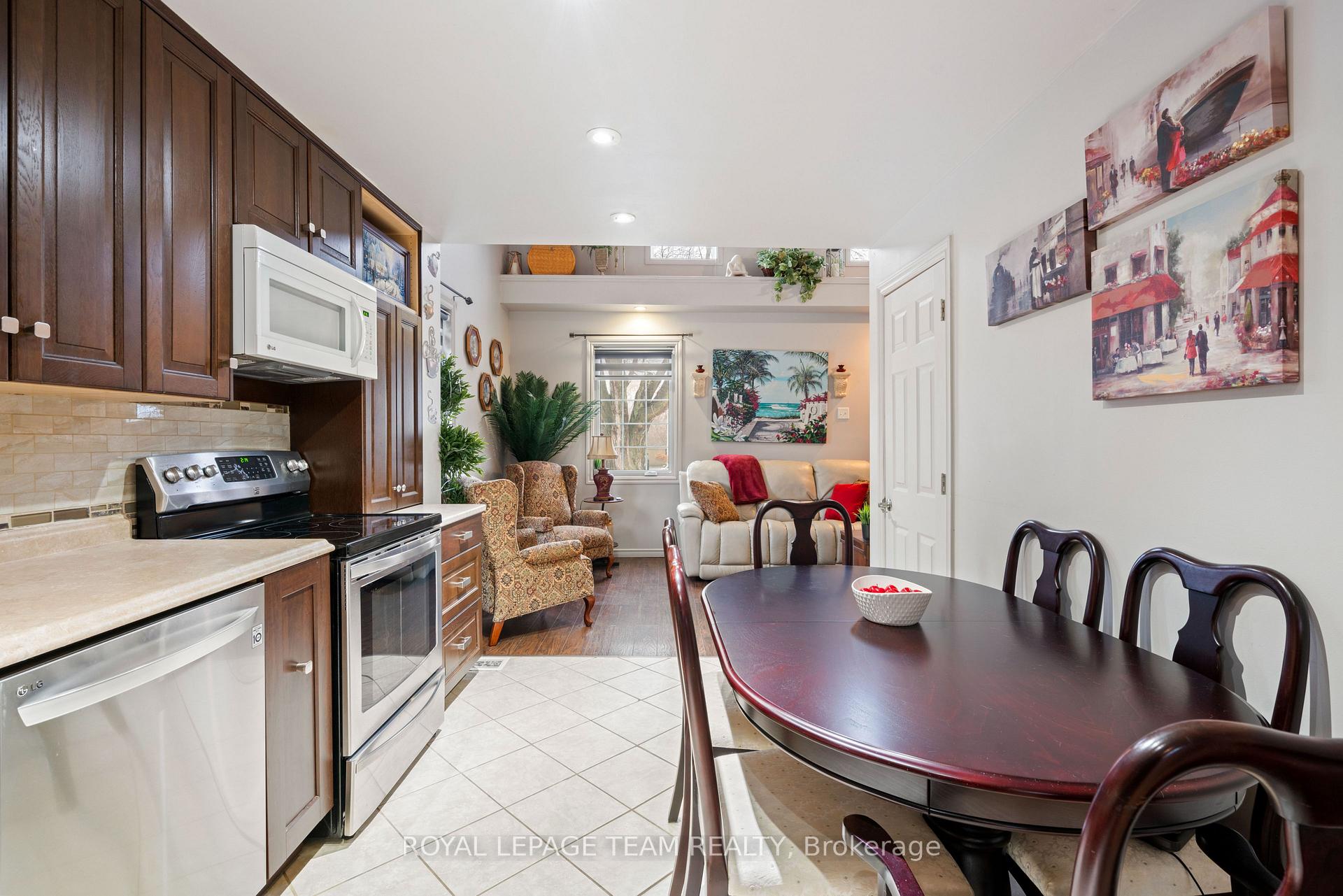 Photo 11 of 10631 Main Street, North Dundas, North Dundas (Mountain) Twp — HOMEH