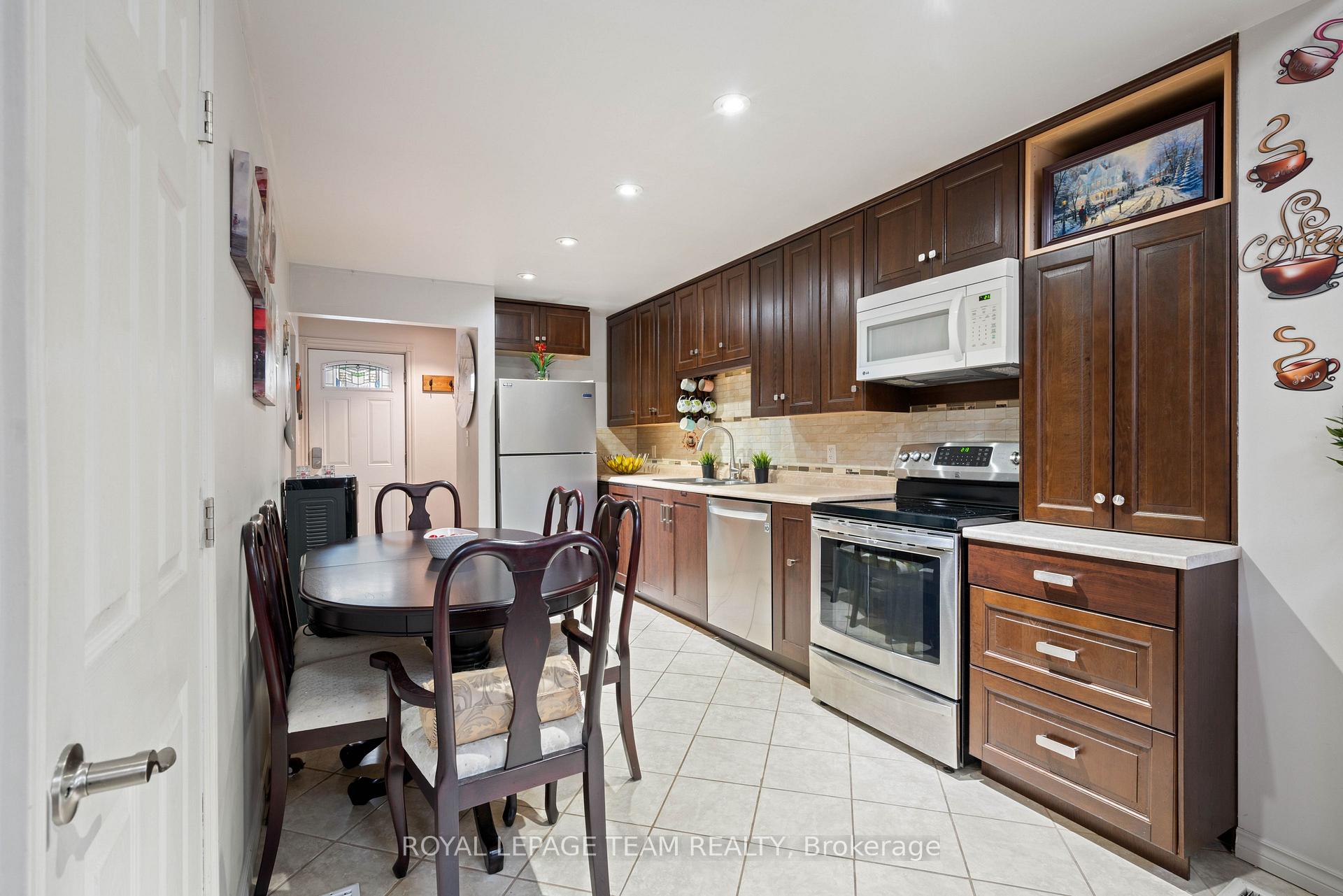 Photo 12 of 10631 Main Street, North Dundas, North Dundas (Mountain) Twp — HOMEH