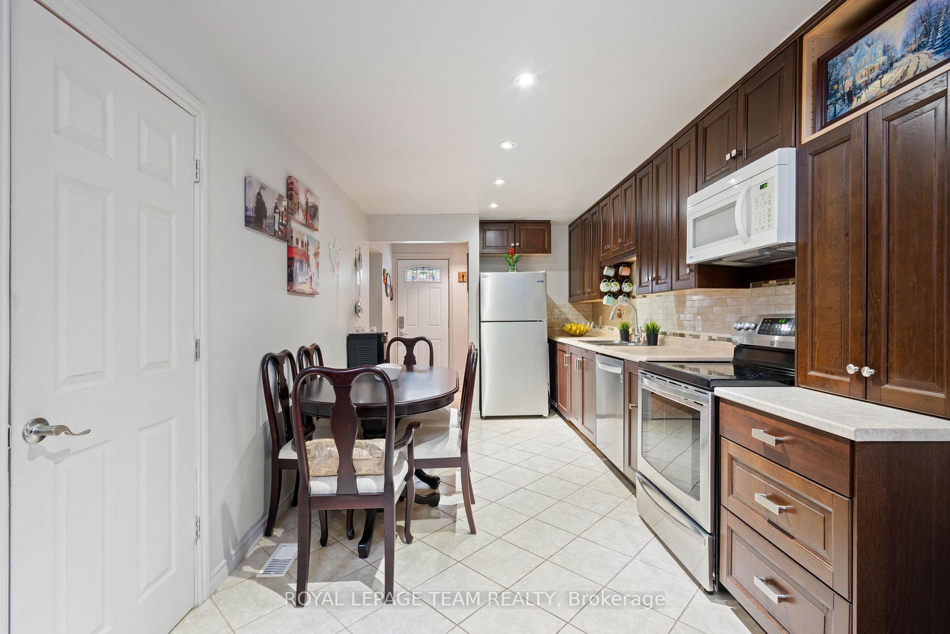 Photo 13 of 10631 Main Street, North Dundas, North Dundas (Mountain) Twp — HOMEH