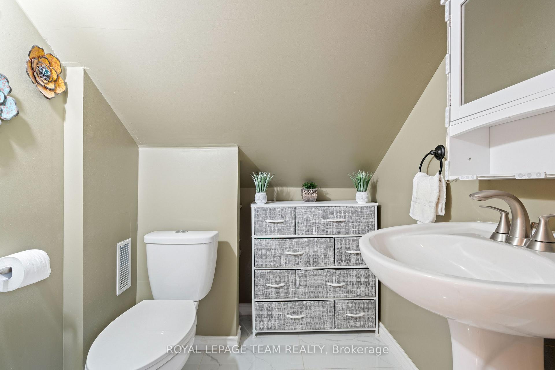 Photo 30 of 10631 Main Street, North Dundas, North Dundas (Mountain) Twp — HOMEH