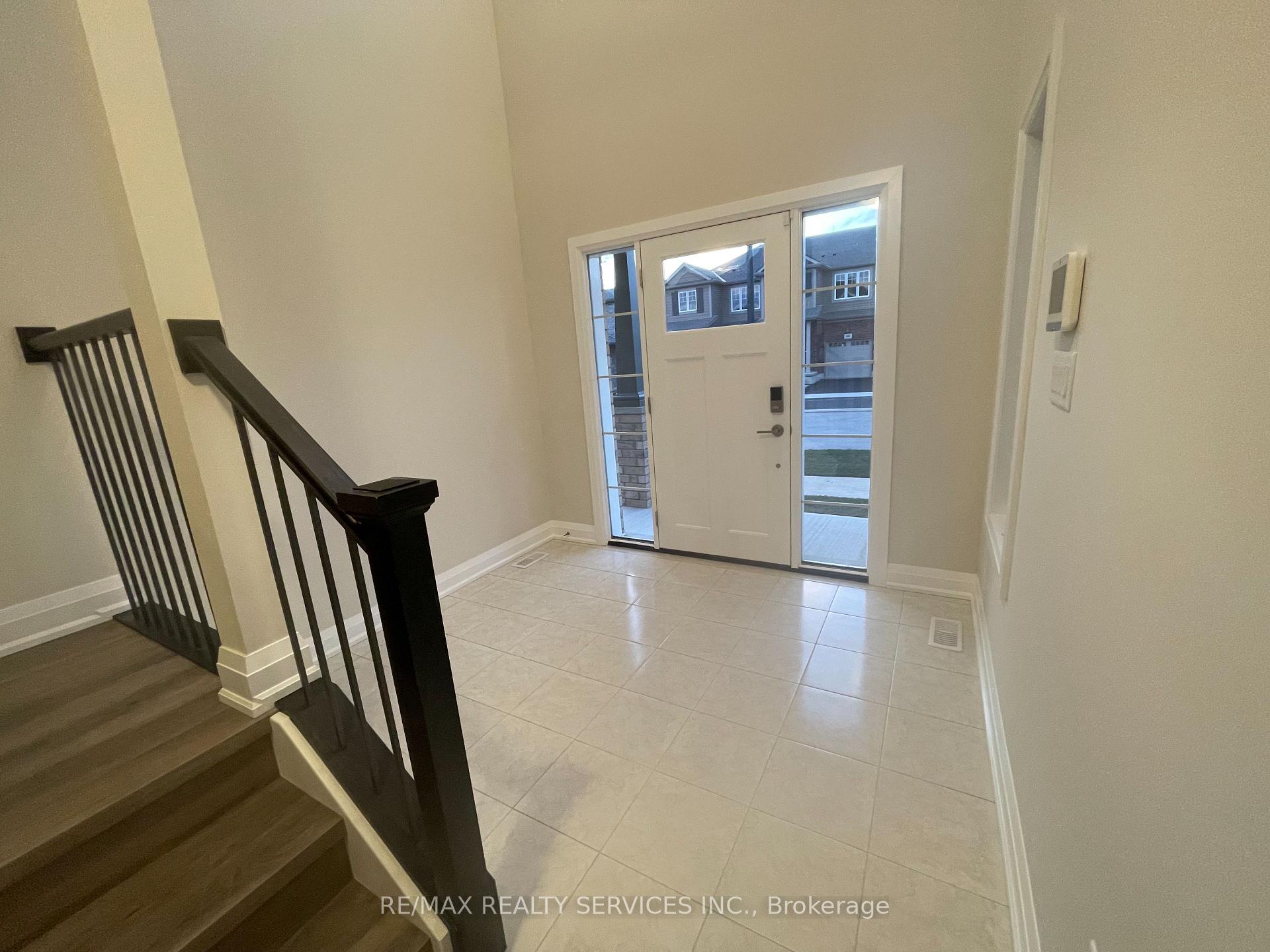 Photo 2 of 31 Samuel Avenue, Pelham, Fonthill — HOMEH
