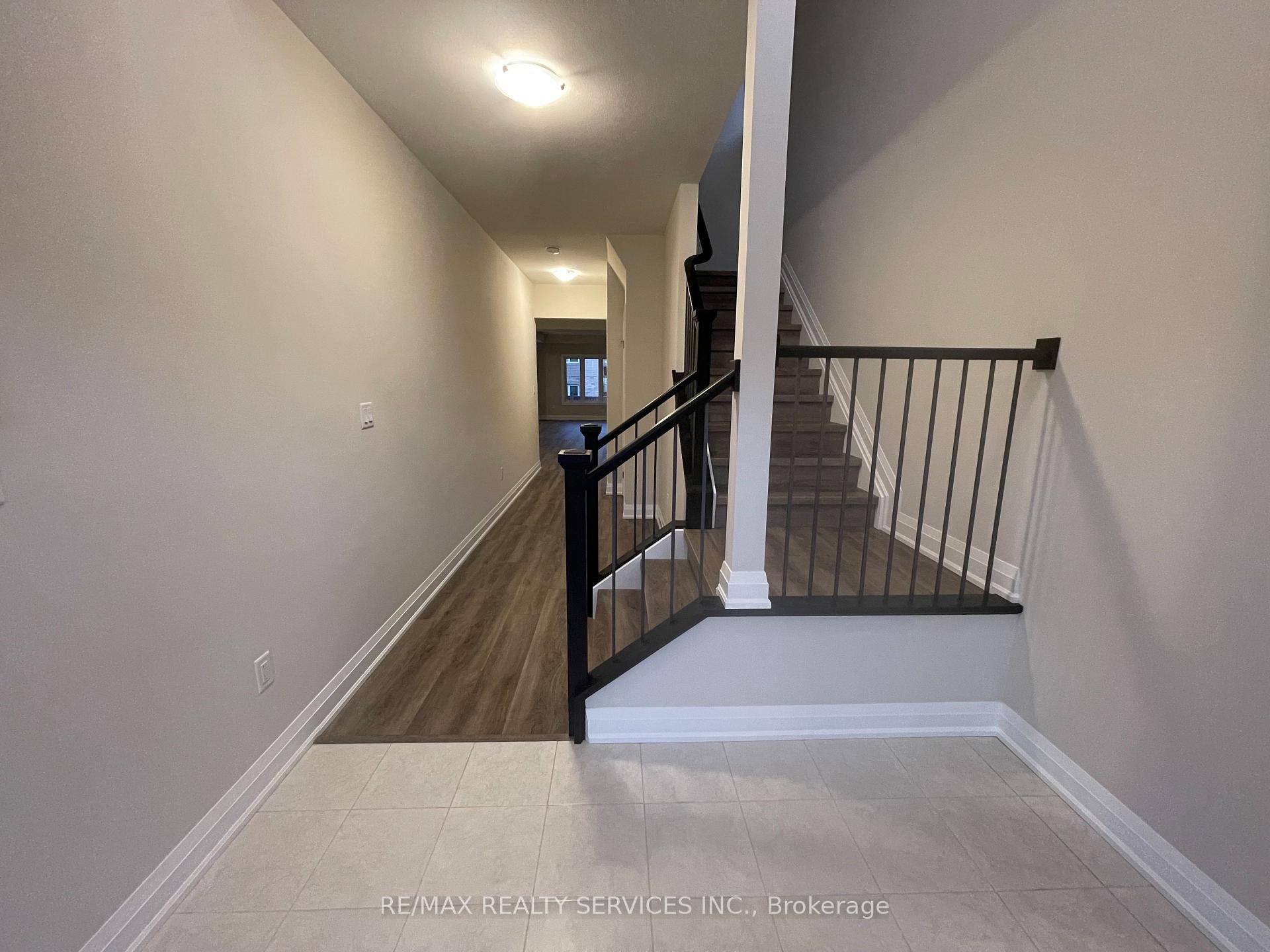 Photo 3 of 31 Samuel Avenue, Pelham, Fonthill — HOMEH