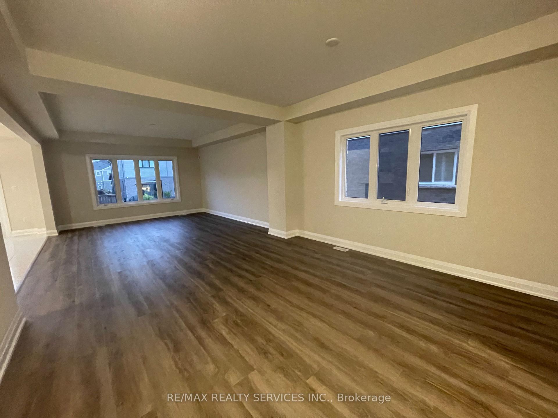 Photo 5 of 31 Samuel Avenue, Pelham, Fonthill — HOMEH