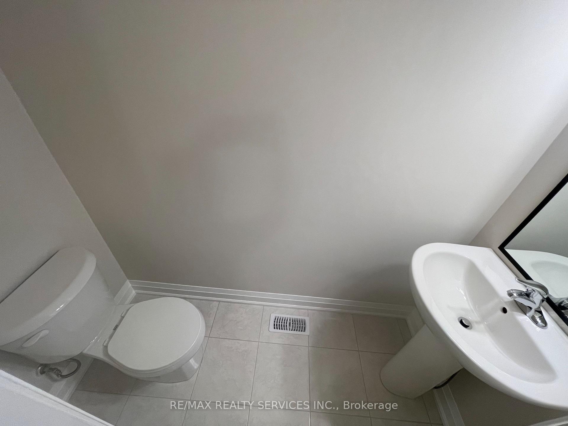 Photo 8 of 31 Samuel Avenue, Pelham, Fonthill — HOMEH