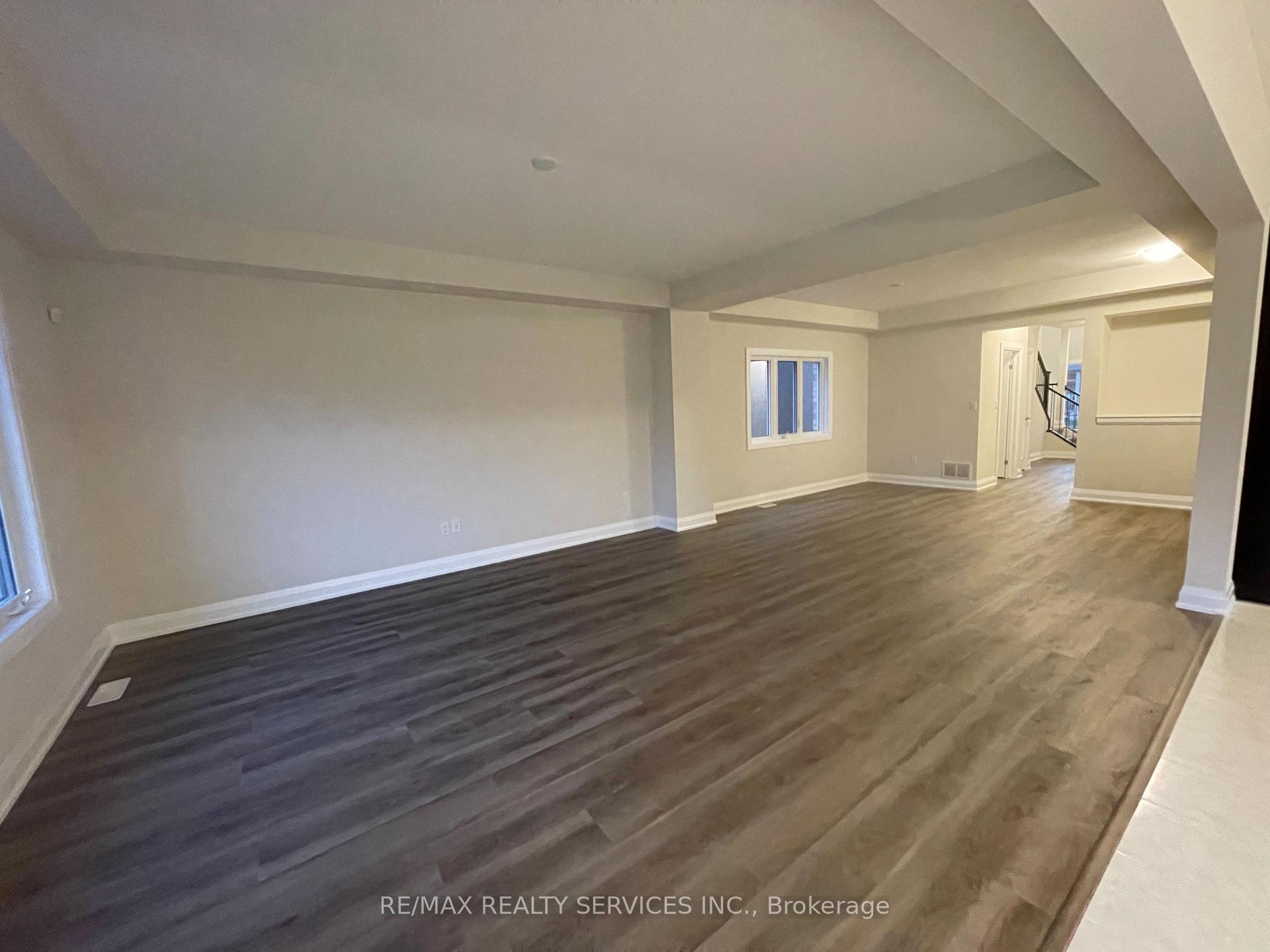 Photo 12 of 31 Samuel Avenue, Pelham, Fonthill — HOMEH