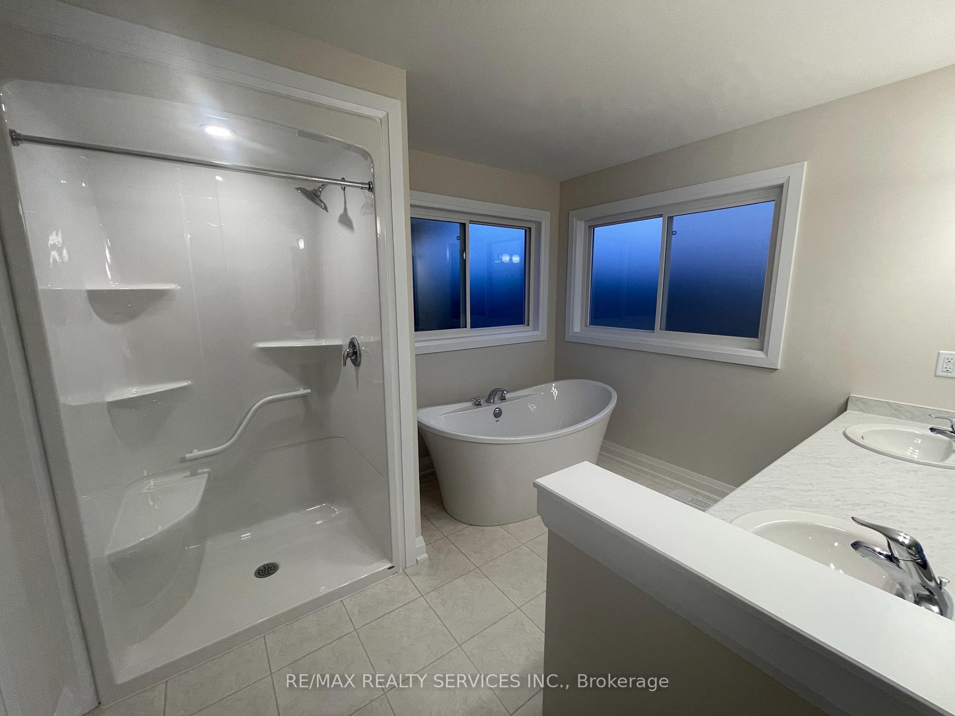 Photo 16 of 31 Samuel Avenue, Pelham, Fonthill — HOMEH