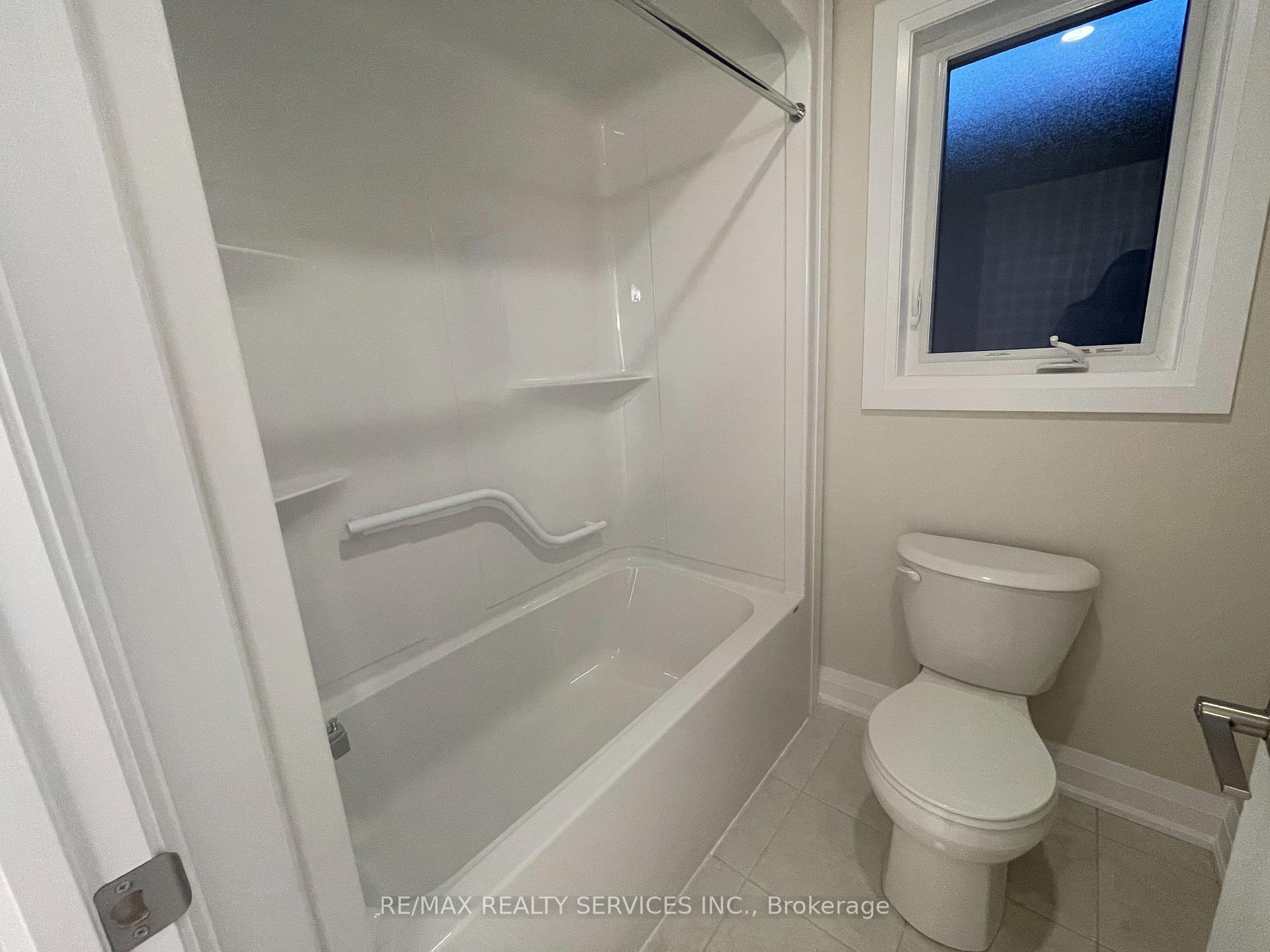 Photo 24 of 31 Samuel Avenue, Pelham, Fonthill — HOMEH
