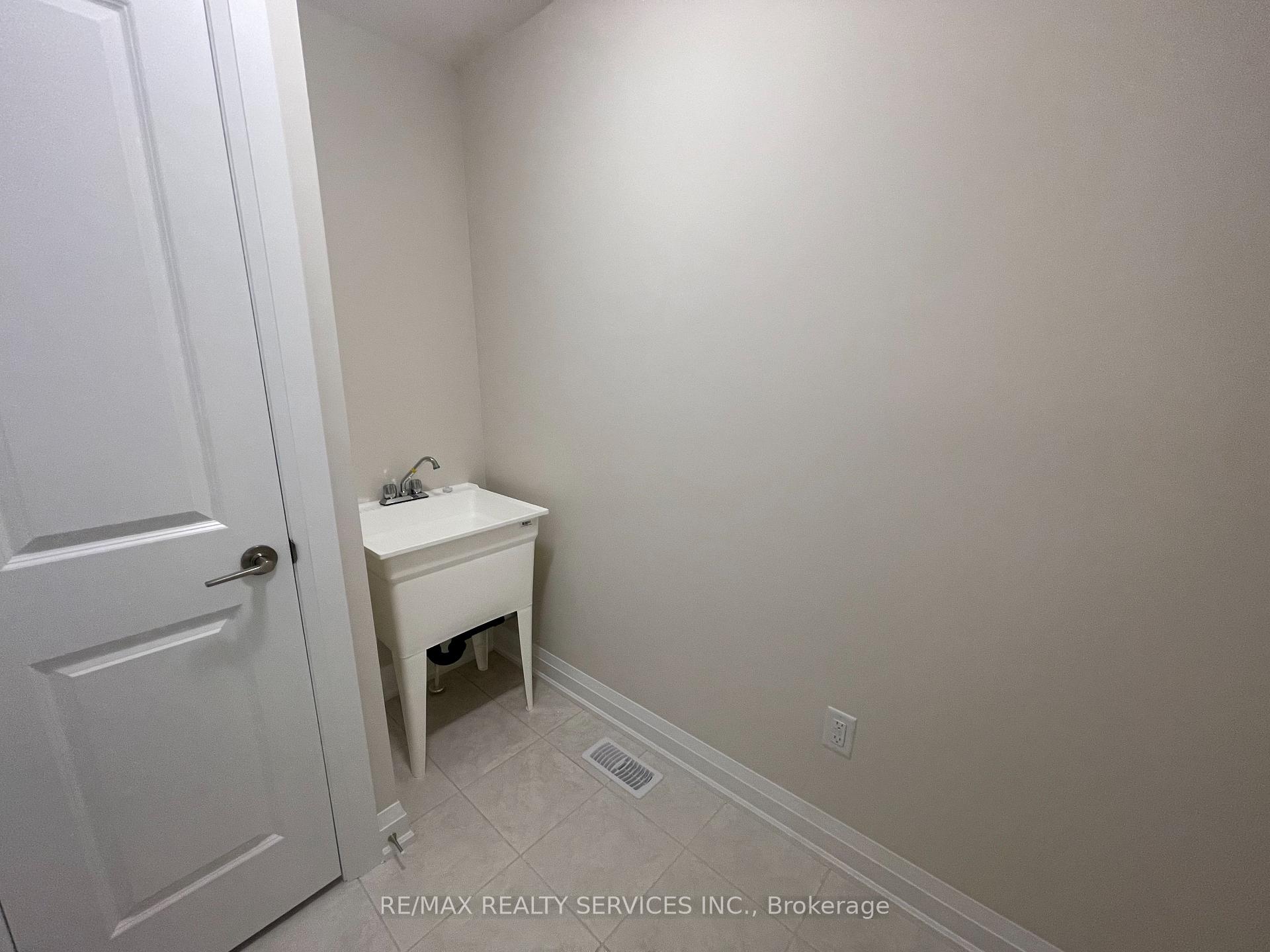 Photo 25 of 31 Samuel Avenue, Pelham, Fonthill — HOMEH