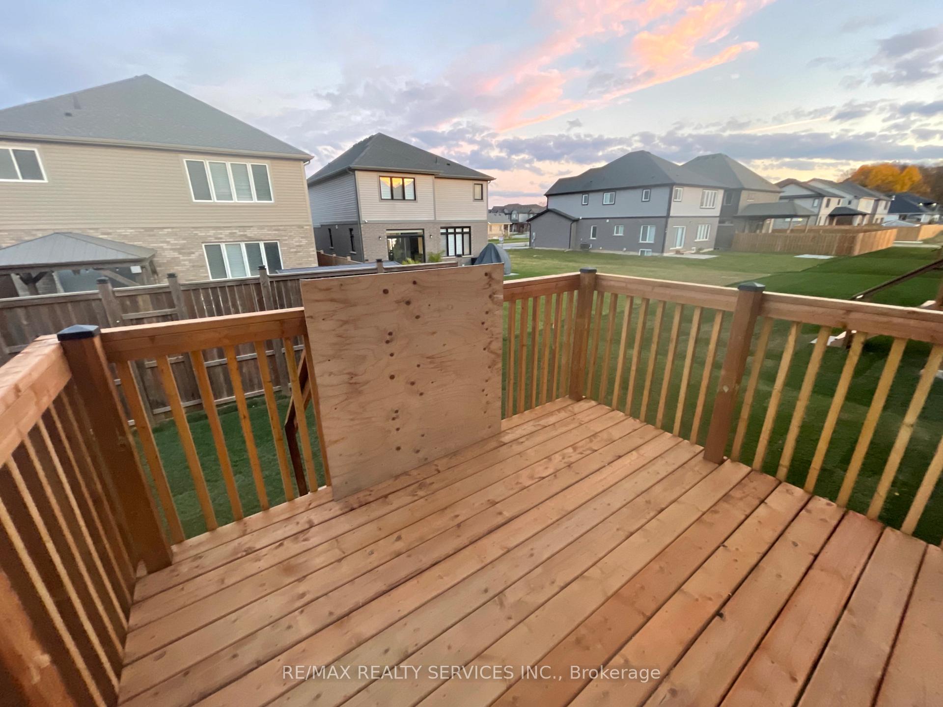 Photo 28 of 31 Samuel Avenue, Pelham, Fonthill — HOMEH