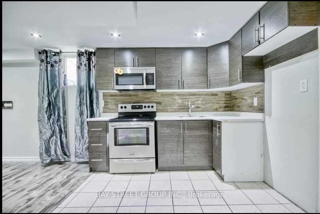 Photo 4 of Unit Bsmt, 46 Sandham Crescent, Markham, Middlefield — HOMEH