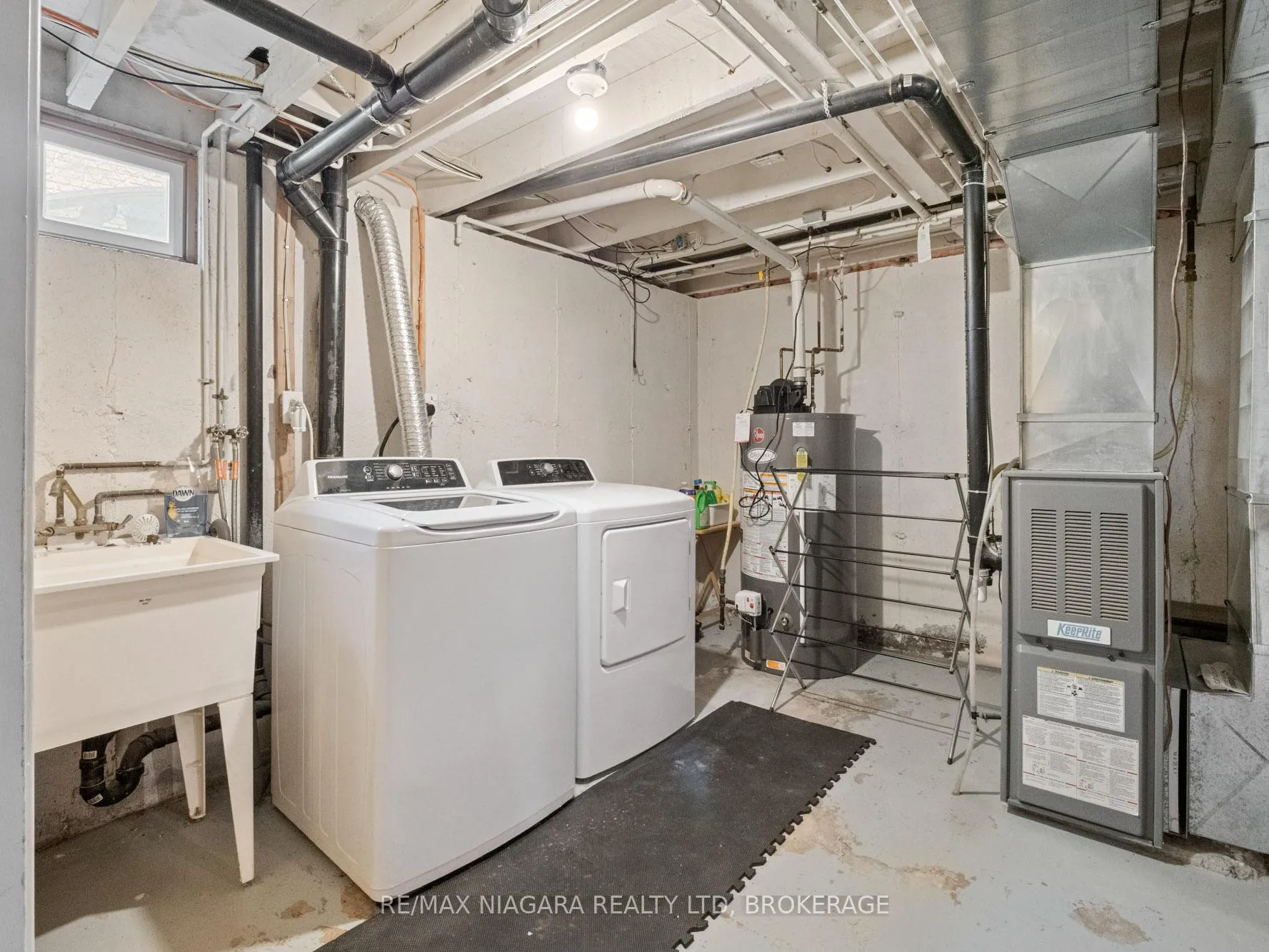 Photo 21 of 8071 Paddock Trail Drive, Niagara Falls, Ascot — HOMEH
