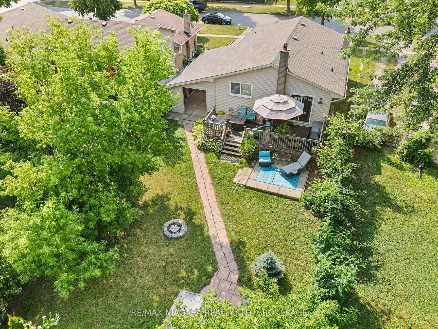 Photo 31 of 8071 Paddock Trail Drive, Niagara Falls, Ascot — HOMEH