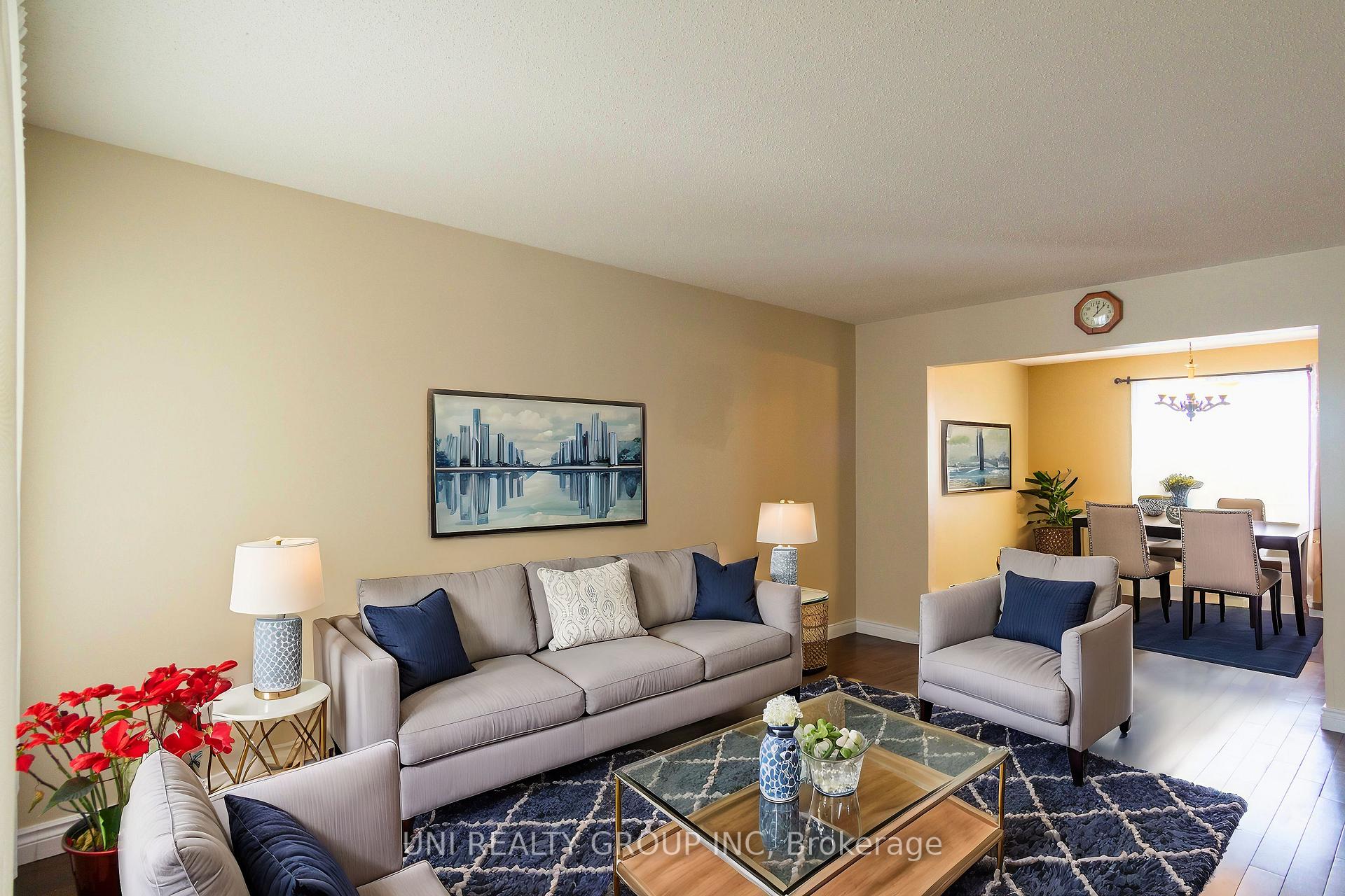 Photo 10 of 2067 Legrand Crescent, Ottawa, Queenswood Heights South — HOMEH