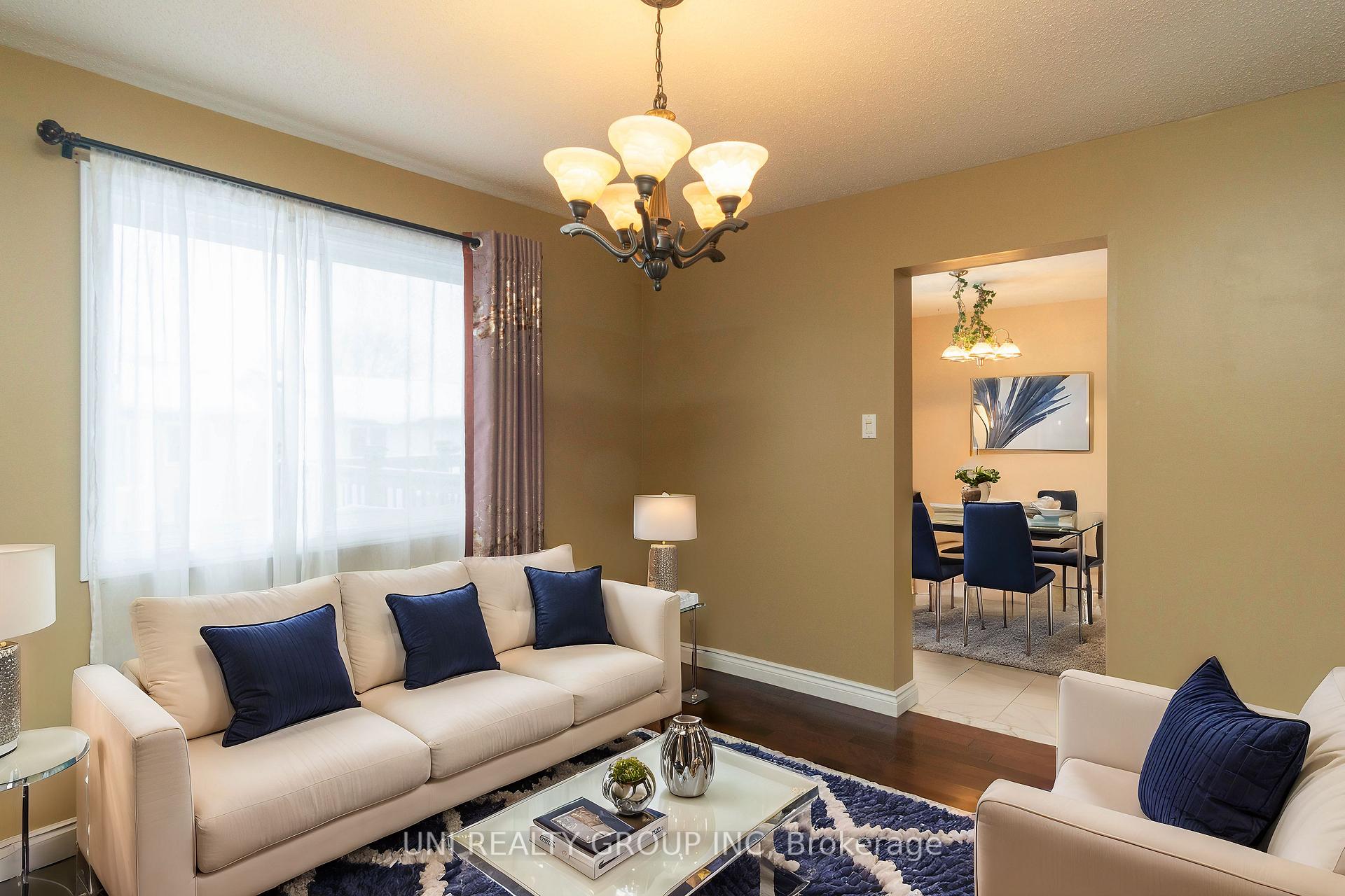 Photo 16 of 2067 Legrand Crescent, Ottawa, Queenswood Heights South — HOMEH