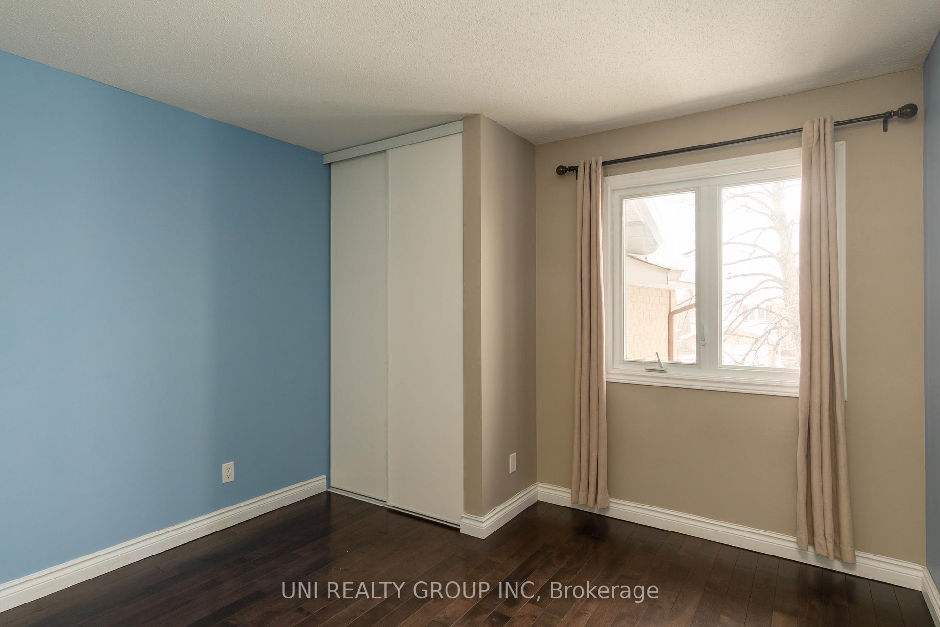 Photo 33 of 2067 Legrand Crescent, Ottawa, Queenswood Heights South — HOMEH