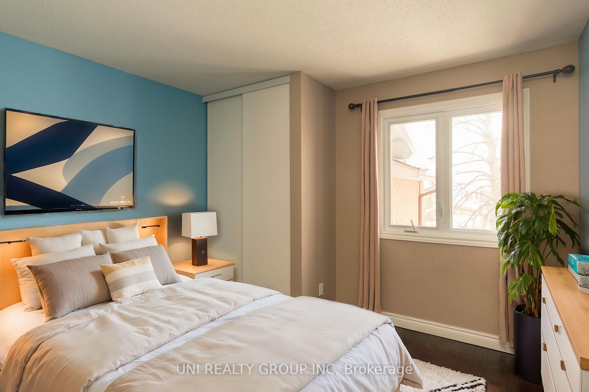 Photo 34 of 2067 Legrand Crescent, Ottawa, Queenswood Heights South — HOMEH