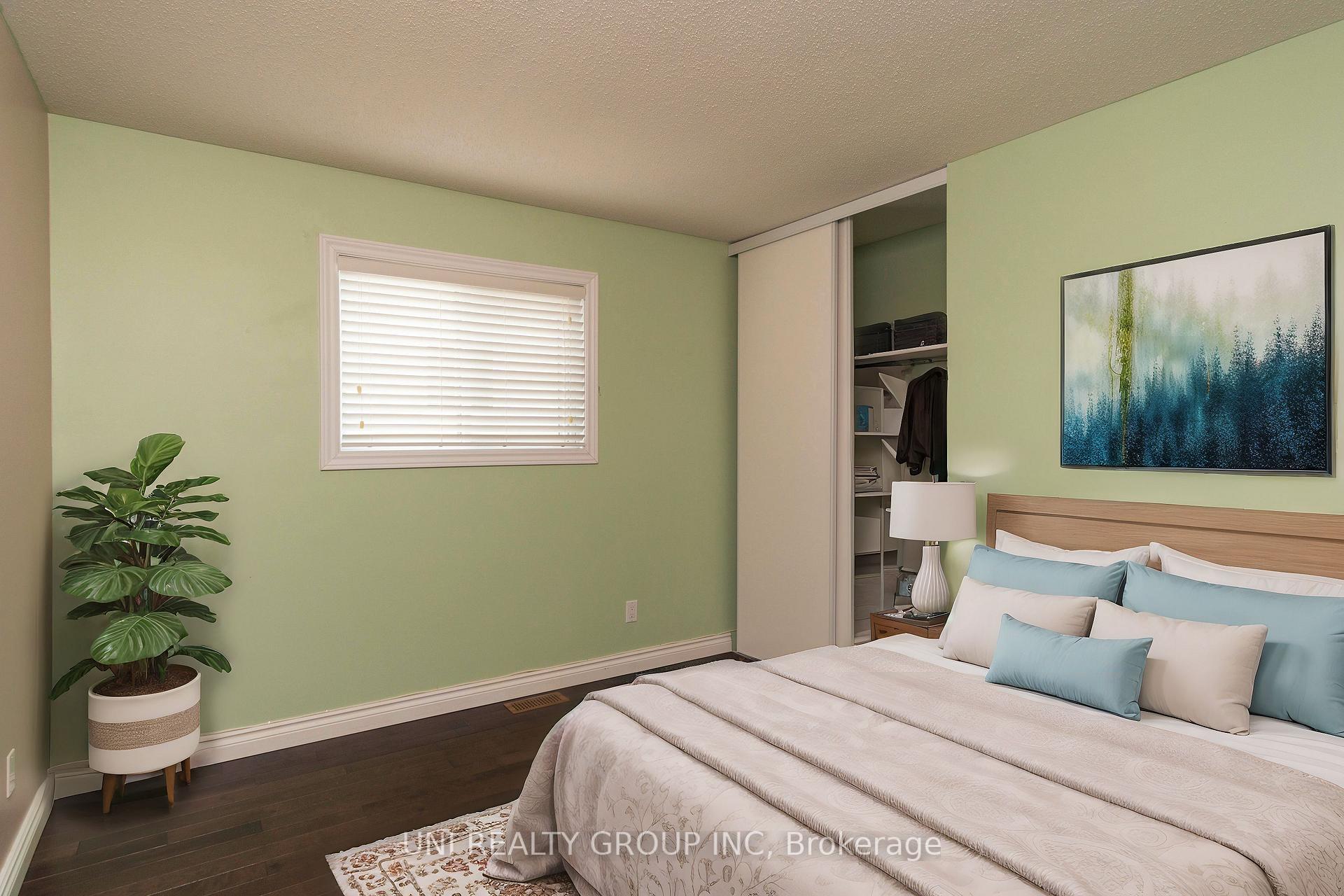 Photo 36 of 2067 Legrand Crescent, Ottawa, Queenswood Heights South — HOMEH