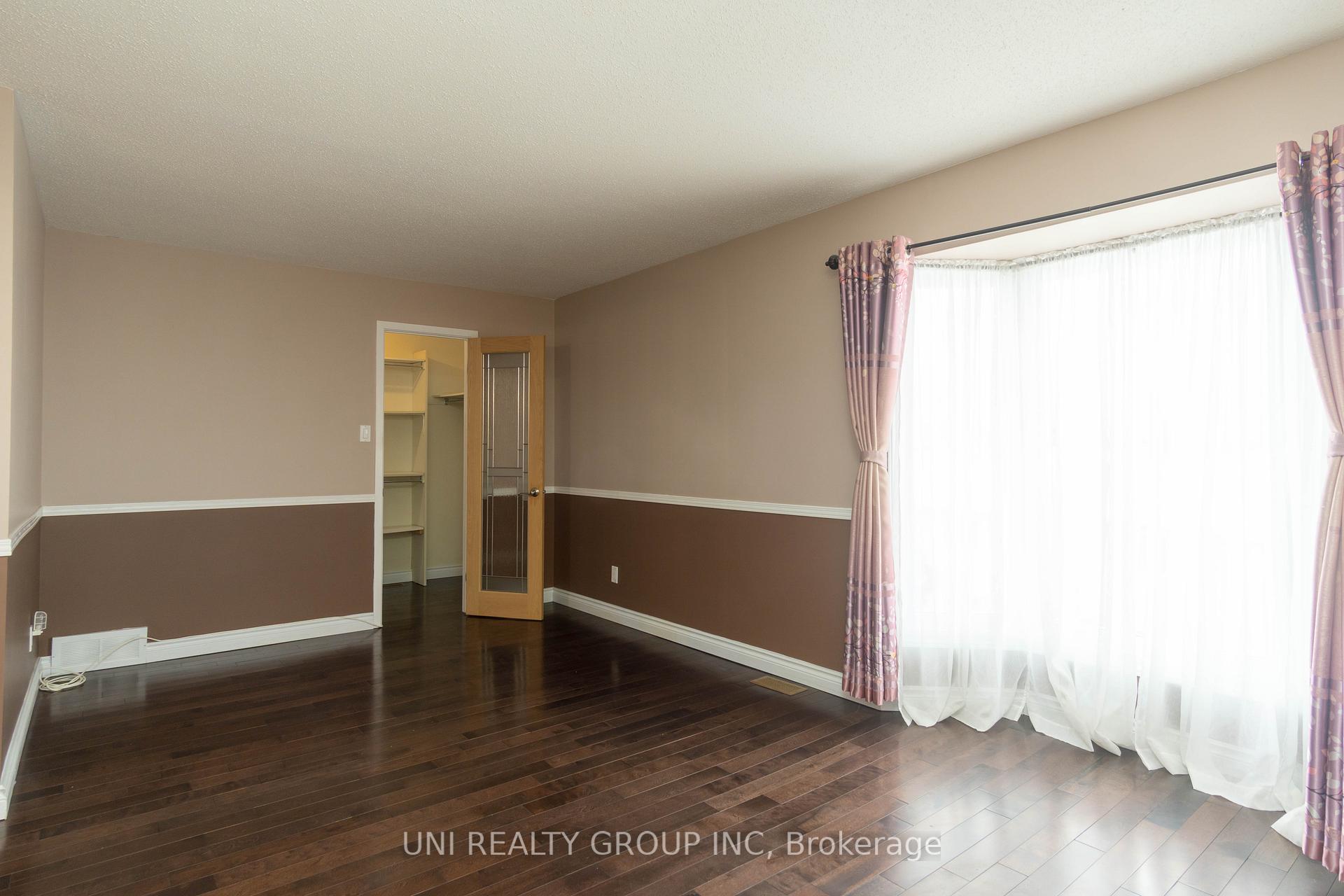 Photo 41 of 2067 Legrand Crescent, Ottawa, Queenswood Heights South — HOMEH