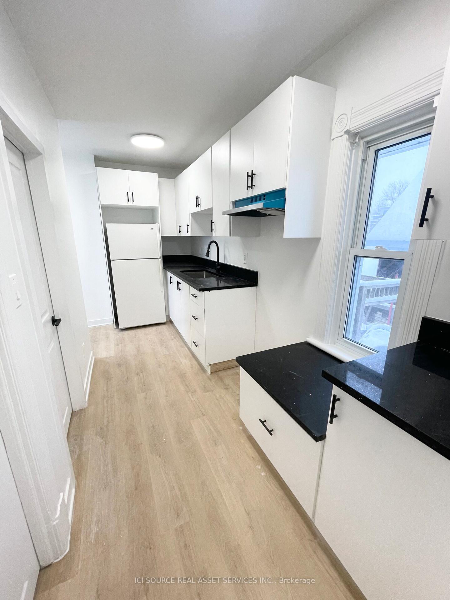 Photo 3 of Unit Upper, 552 Bay Street, Ottawa, Ottawa Centre — HOMEH
