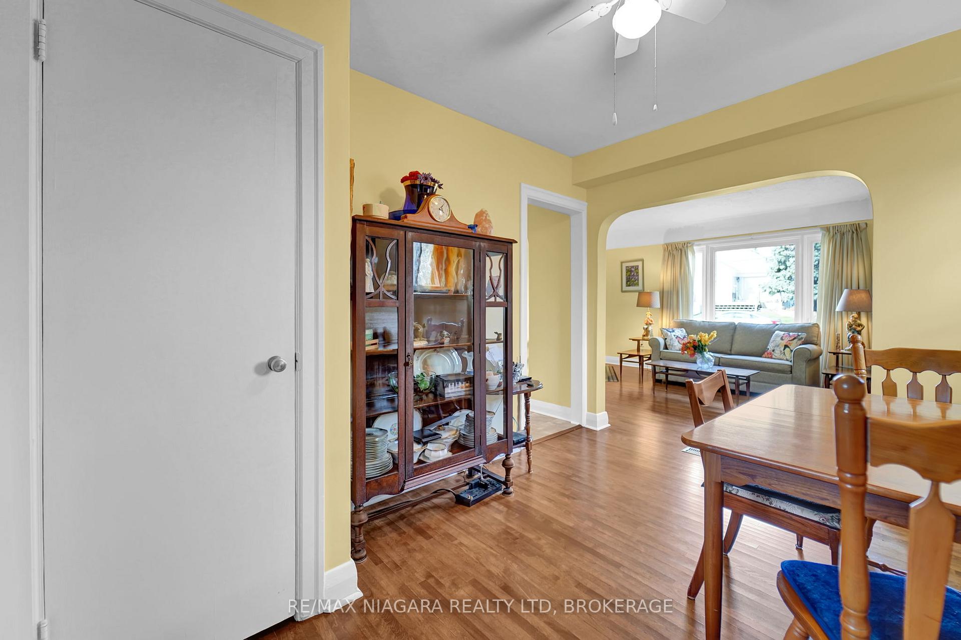 Photo 8 of 5428 Inglis Drive, Niagara Falls, Cherrywood — HOMEH