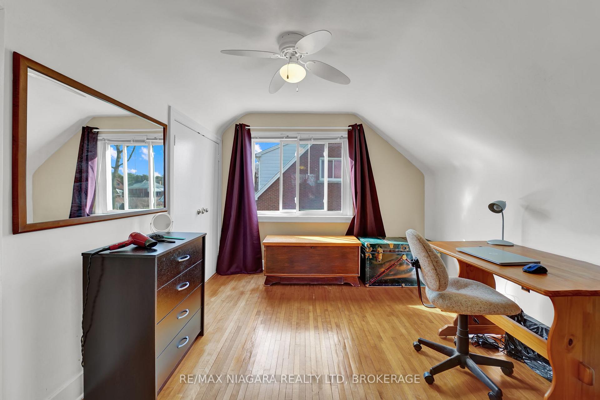 Photo 15 of 5428 Inglis Drive, Niagara Falls, Cherrywood — HOMEH
