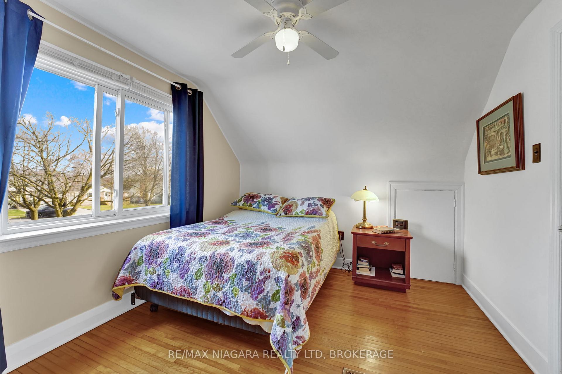 Photo 22 of 5428 Inglis Drive, Niagara Falls, Cherrywood — HOMEH