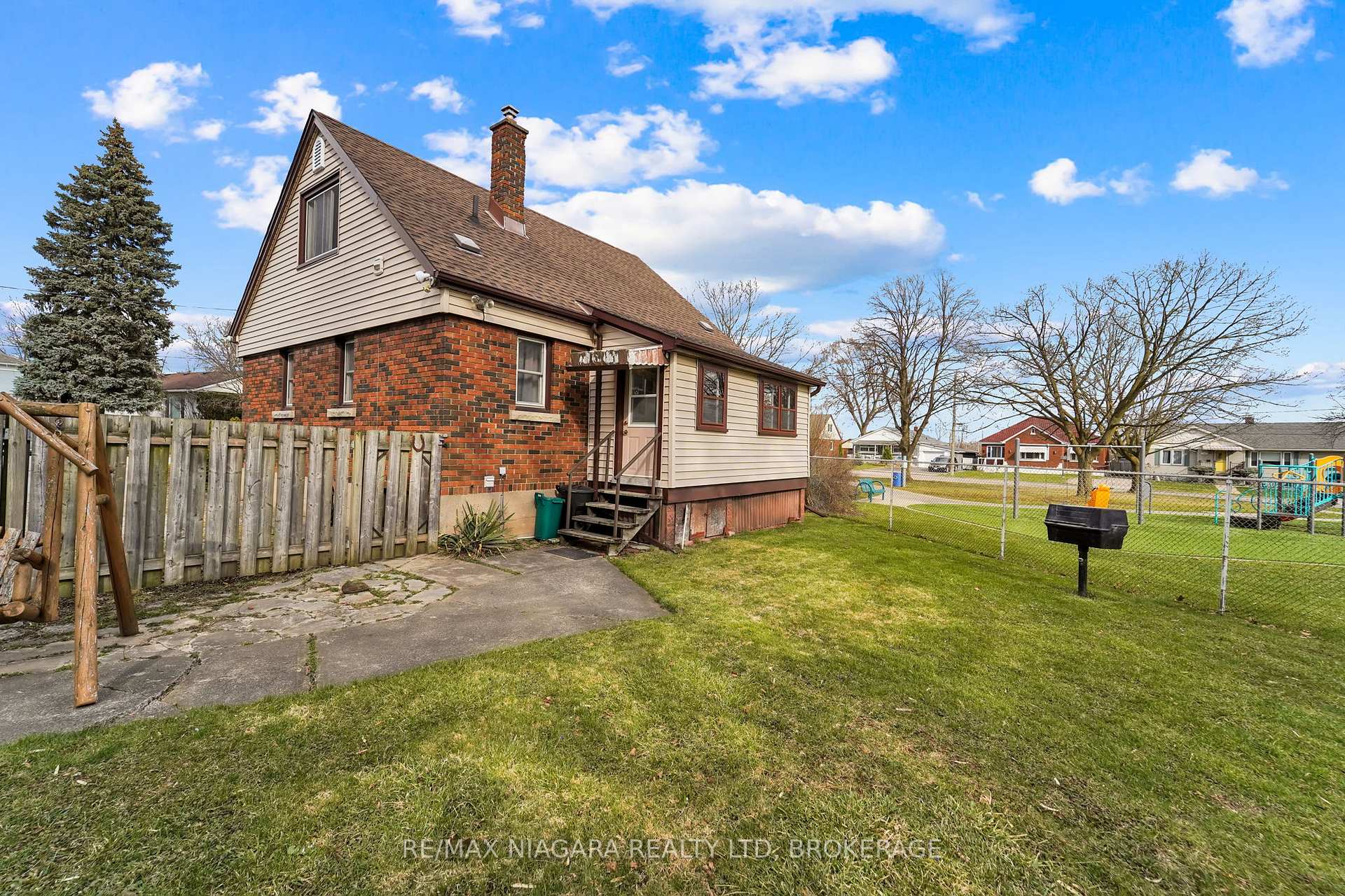 Photo 29 of 5428 Inglis Drive, Niagara Falls, Cherrywood — HOMEH