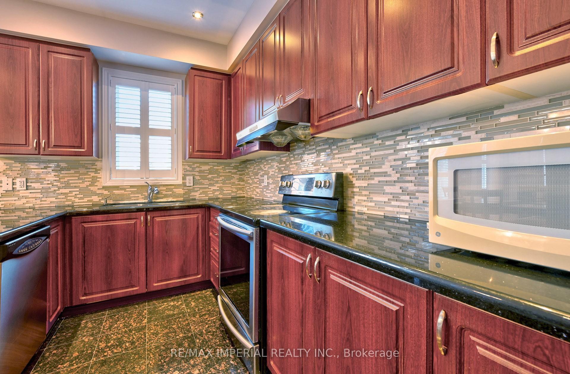Photo 5 of 257 Everett Street, Markham, Wismer — HOMEH