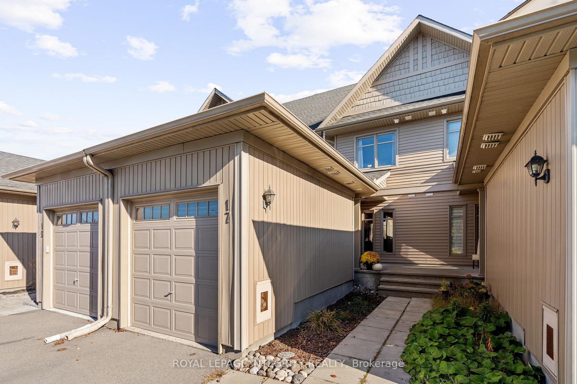 Photo 2 of 17 Aveia Private, Ottawa, Springridge/East Village — HOMEH