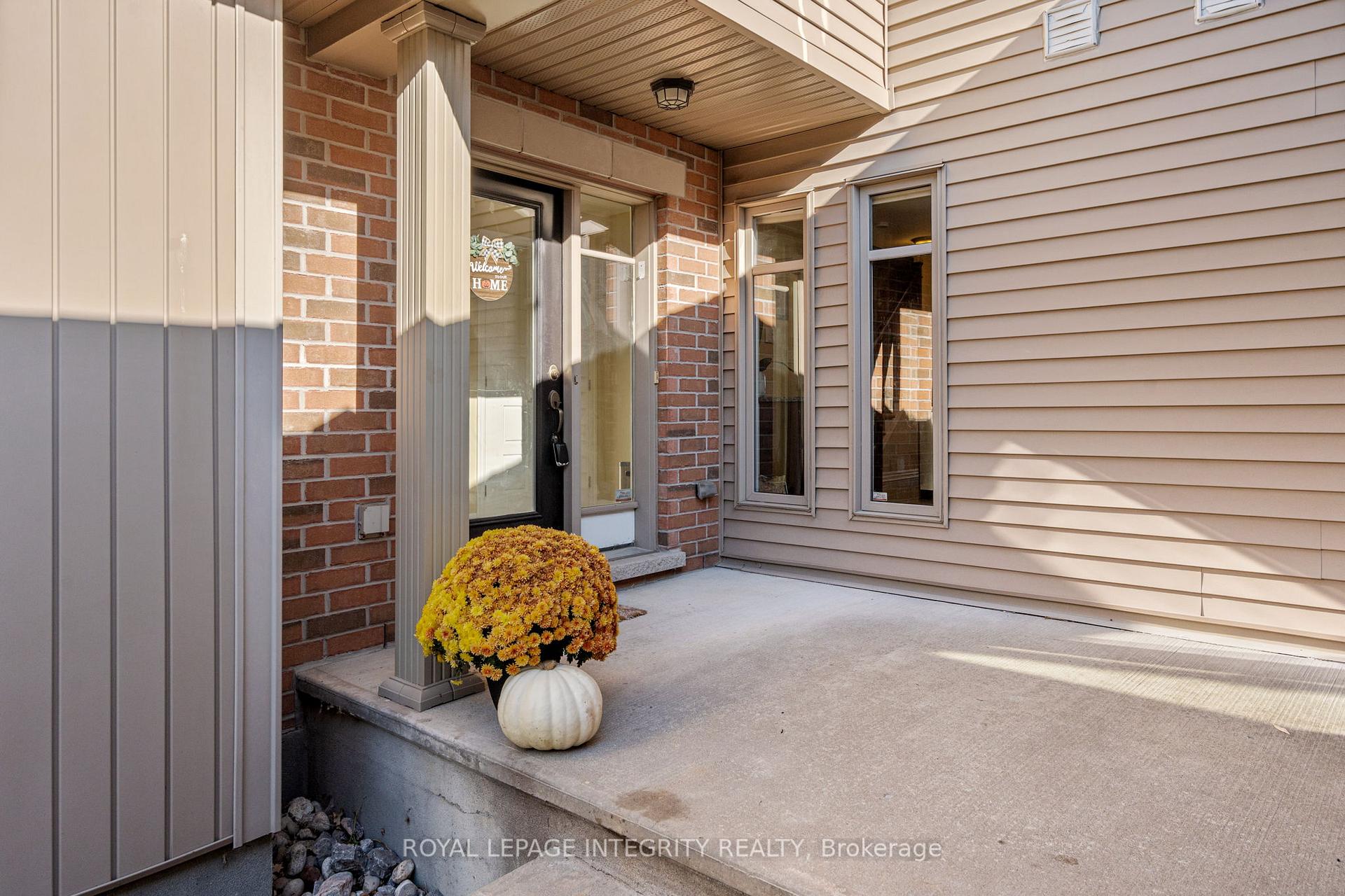 Photo 3 of 17 Aveia Private, Ottawa, Springridge/East Village — HOMEH