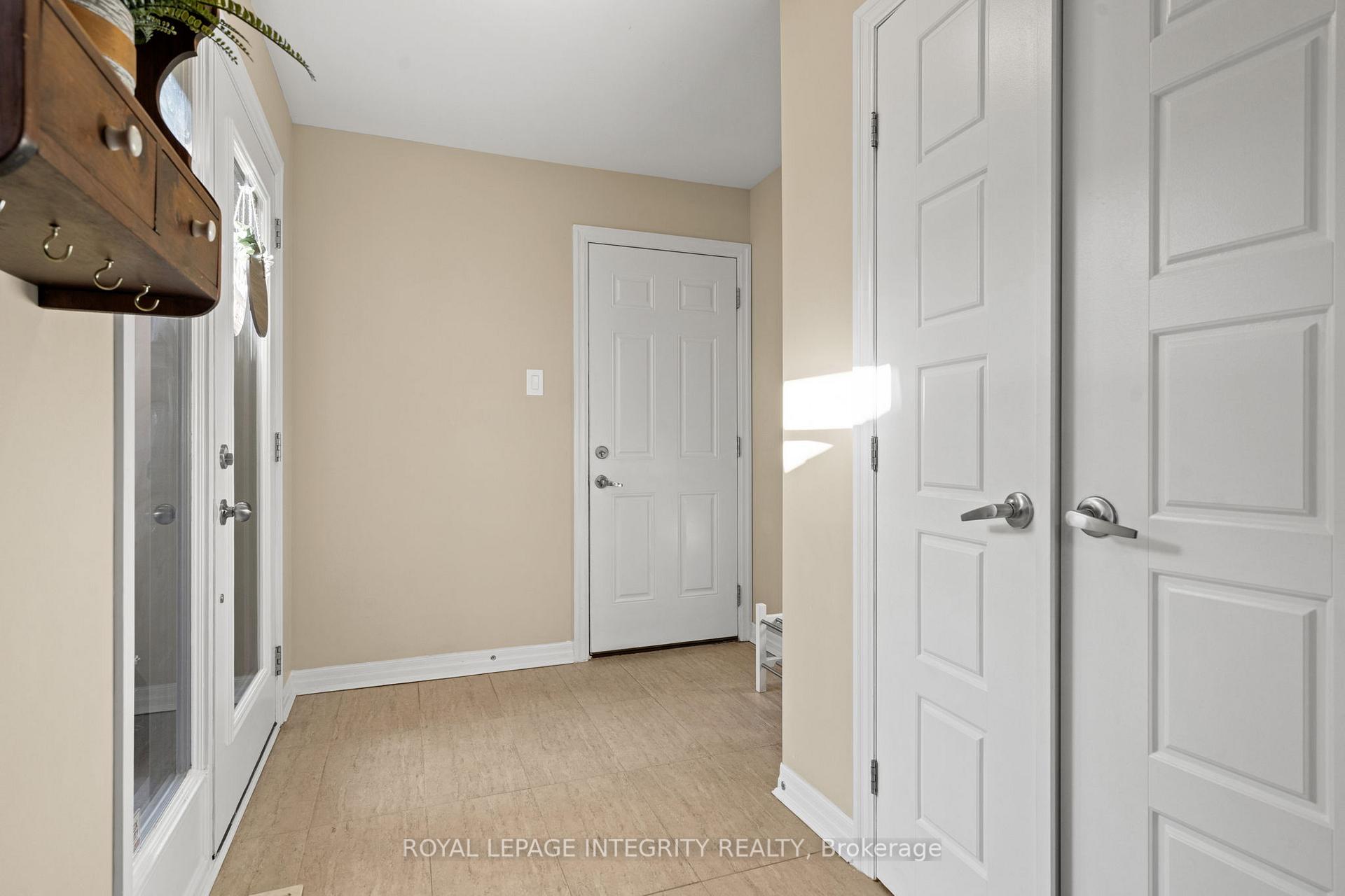 Photo 4 of 17 Aveia Private, Ottawa, Springridge/East Village — HOMEH