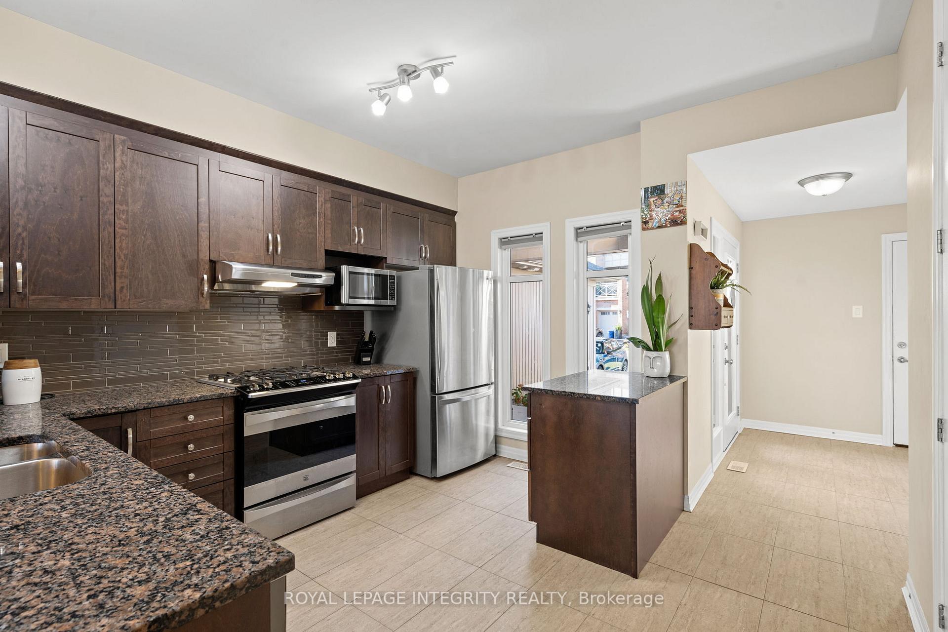 Photo 7 of 17 Aveia Private, Ottawa, Springridge/East Village — HOMEH