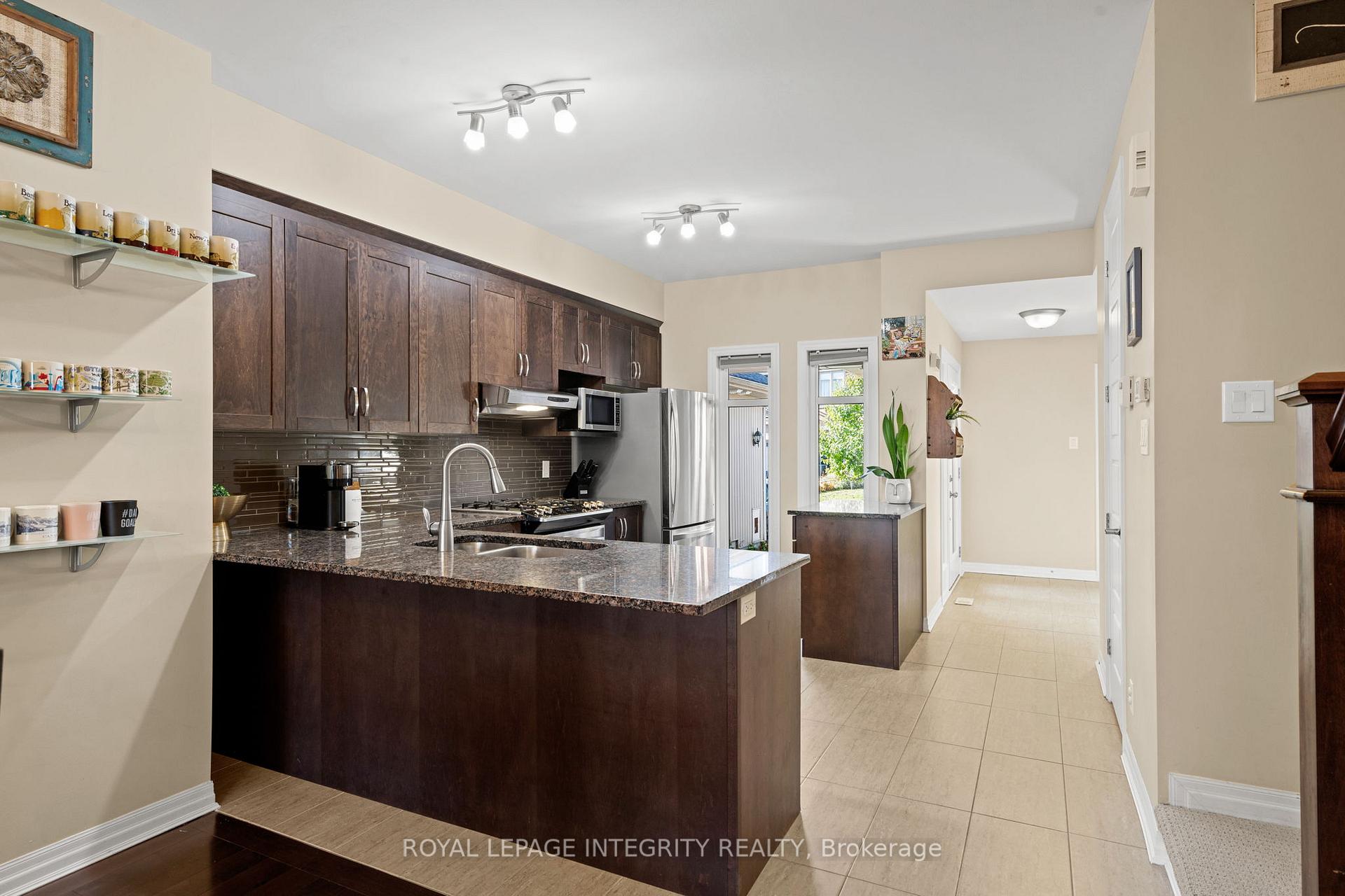 Photo 10 of 17 Aveia Private, Ottawa, Springridge/East Village — HOMEH