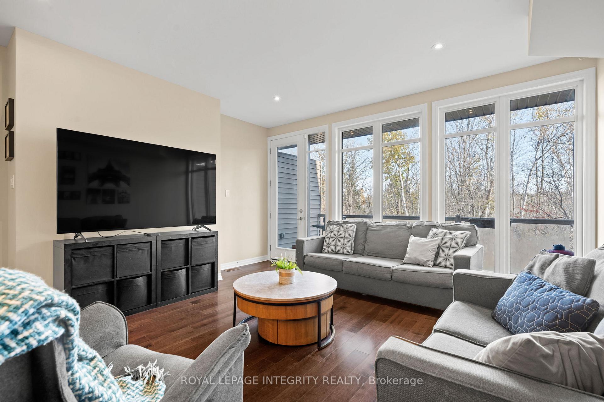 Photo 14 of 17 Aveia Private, Ottawa, Springridge/East Village — HOMEH