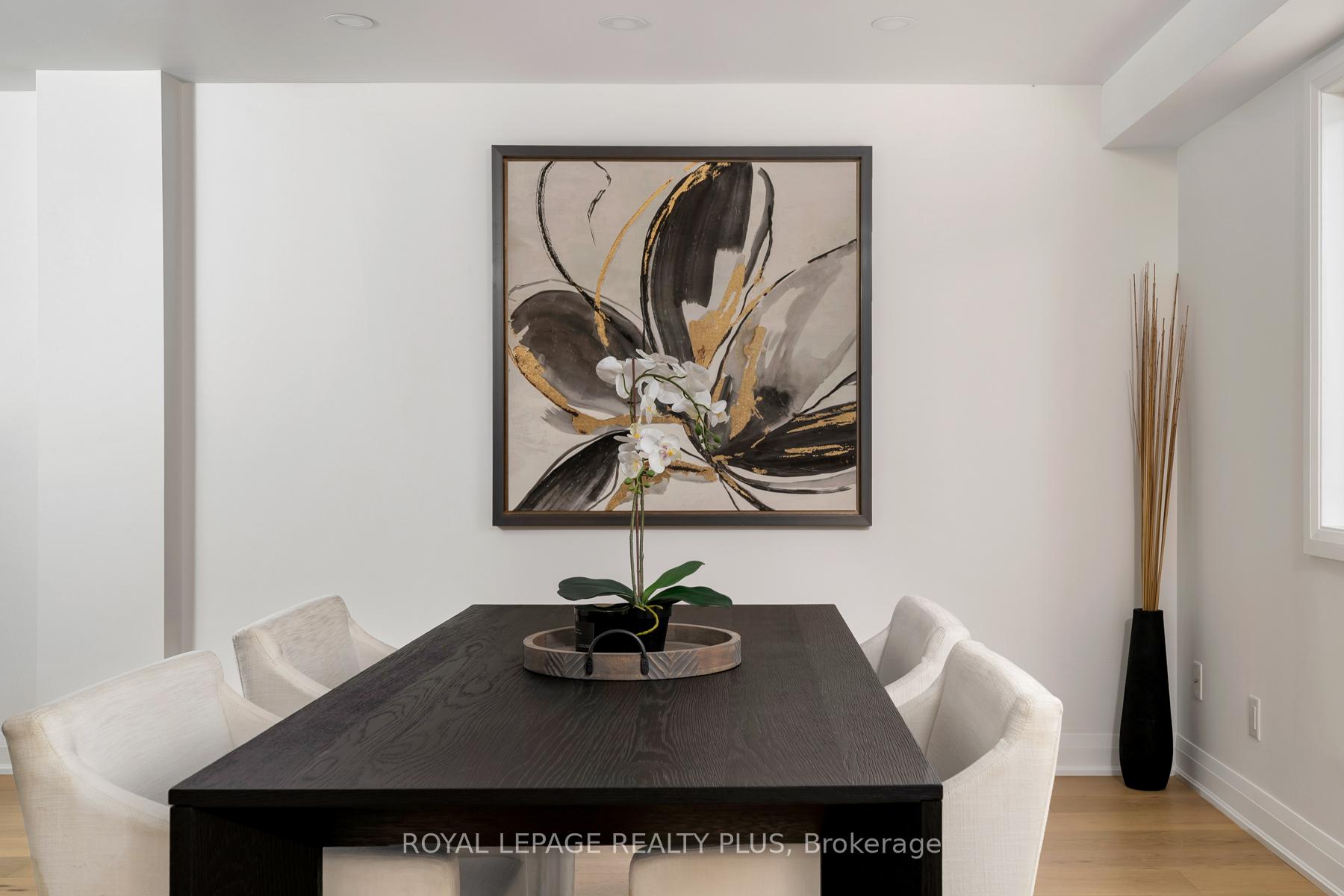 Photo 16 of 1079 Hedge Drive, Mississauga, Lakeview — HOMEH