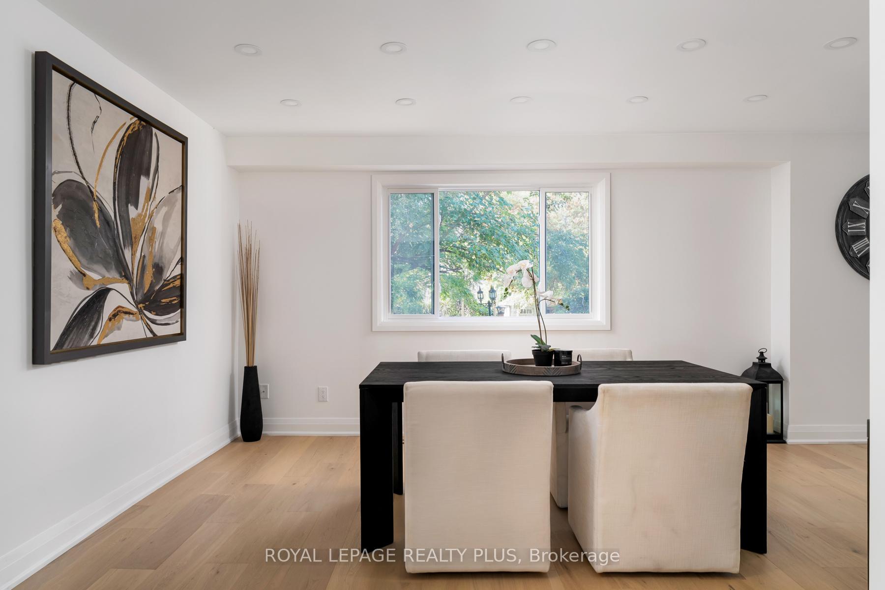 Photo 18 of 1079 Hedge Drive, Mississauga, Lakeview — HOMEH
