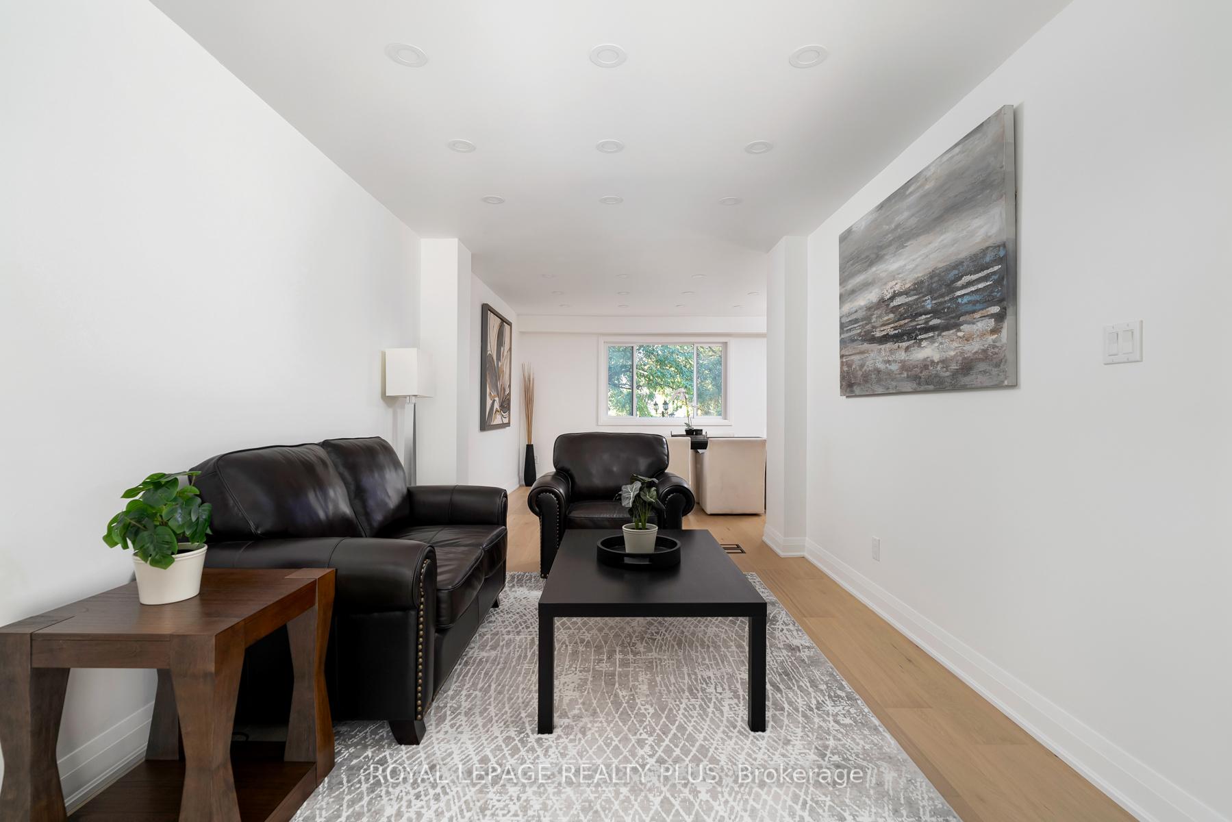 Photo 22 of 1079 Hedge Drive, Mississauga, Lakeview — HOMEH